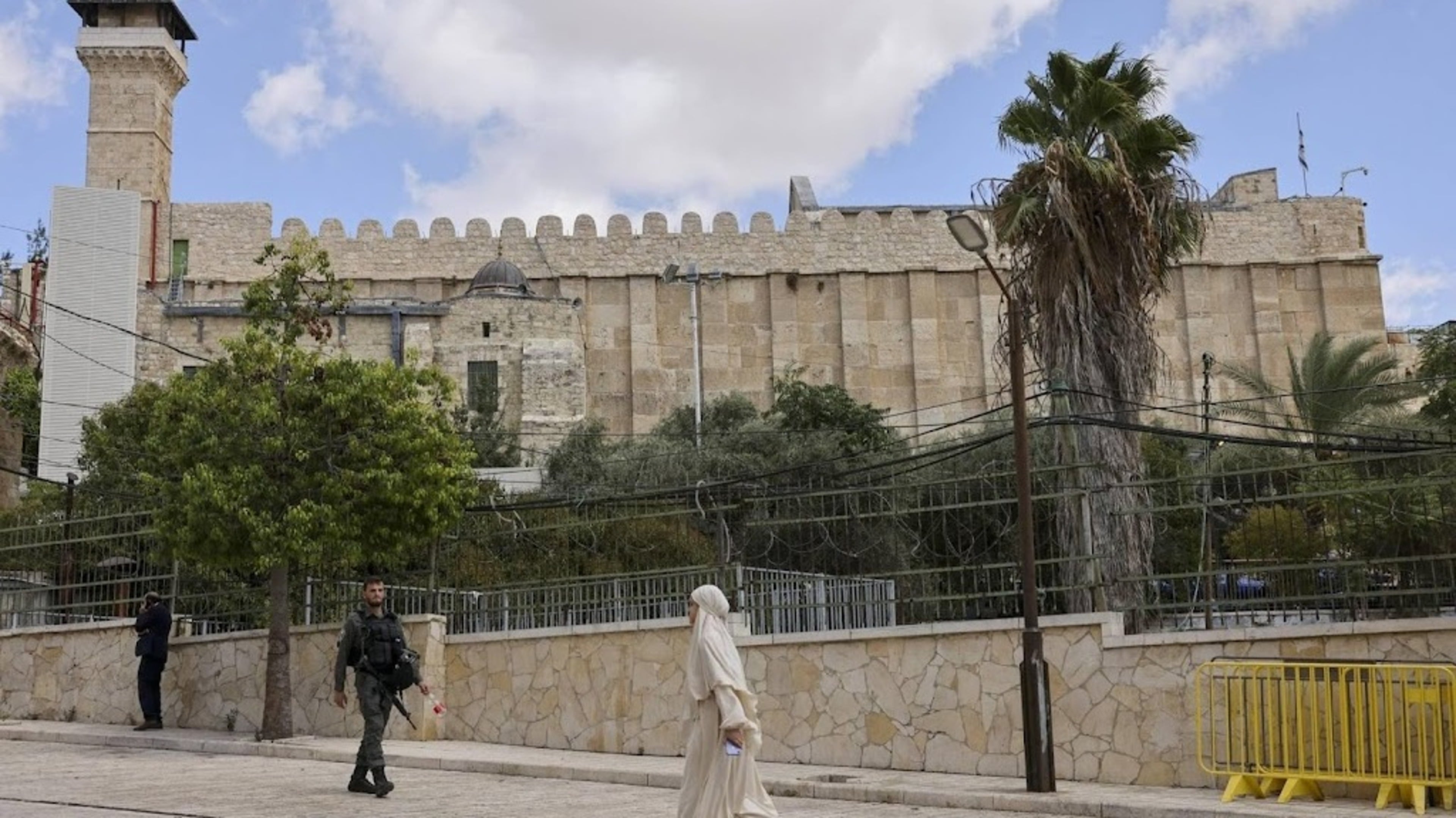 Israel ends Palestinian authority over Cave of the Patriarchs