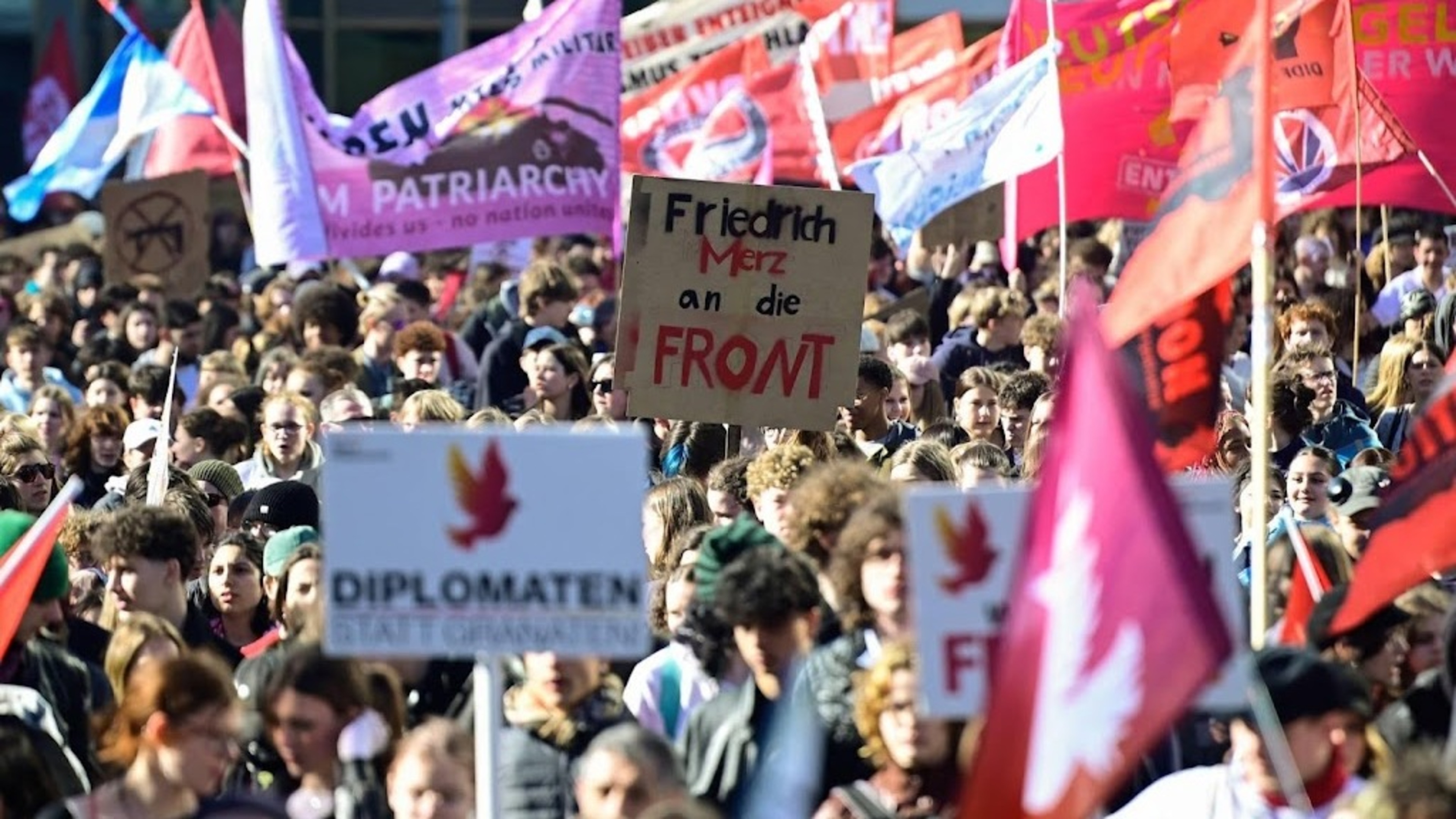Thousands of German students protest against conscription law
