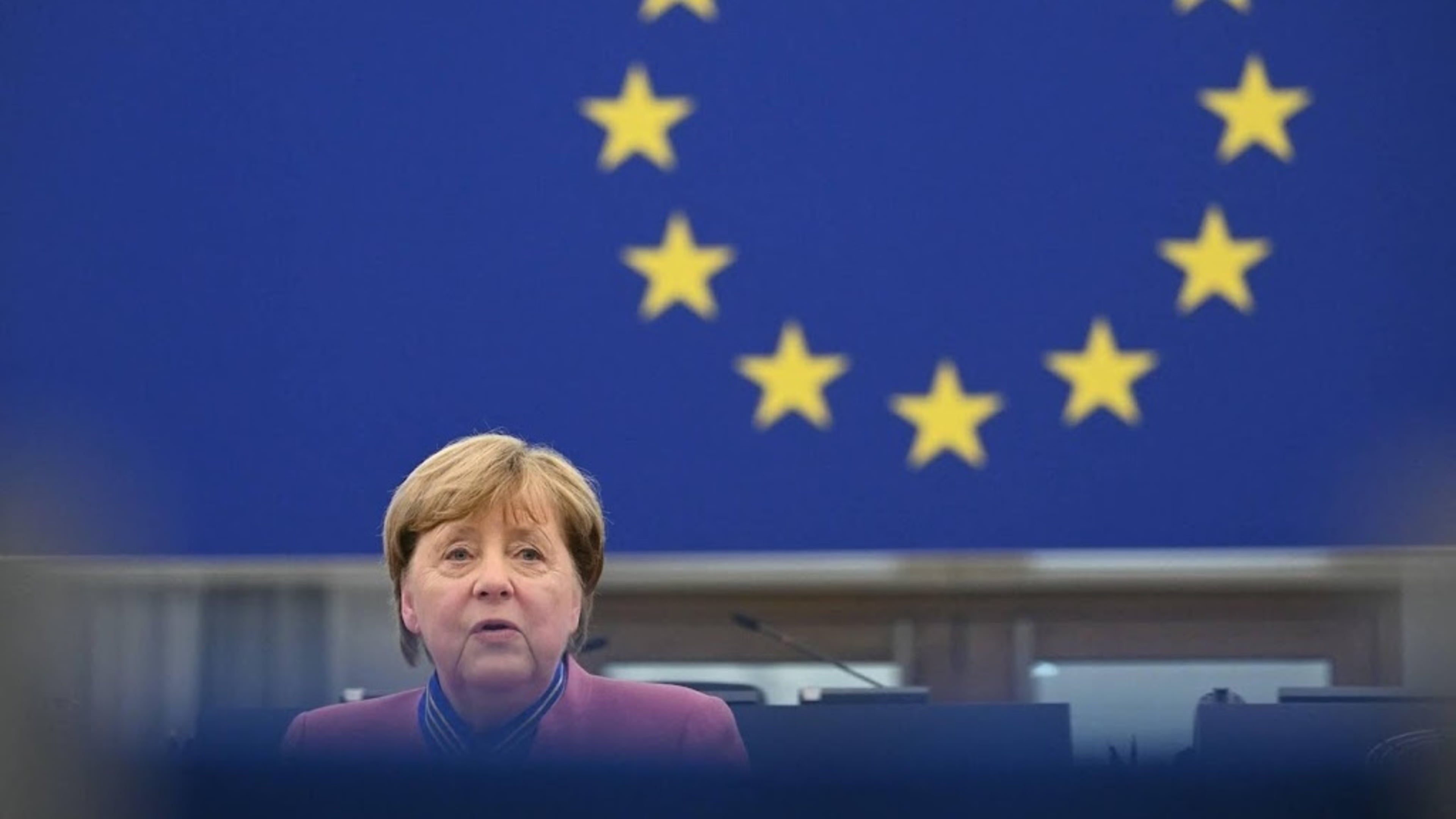FT: EU considers Draghi or Merkel for talks with Putin