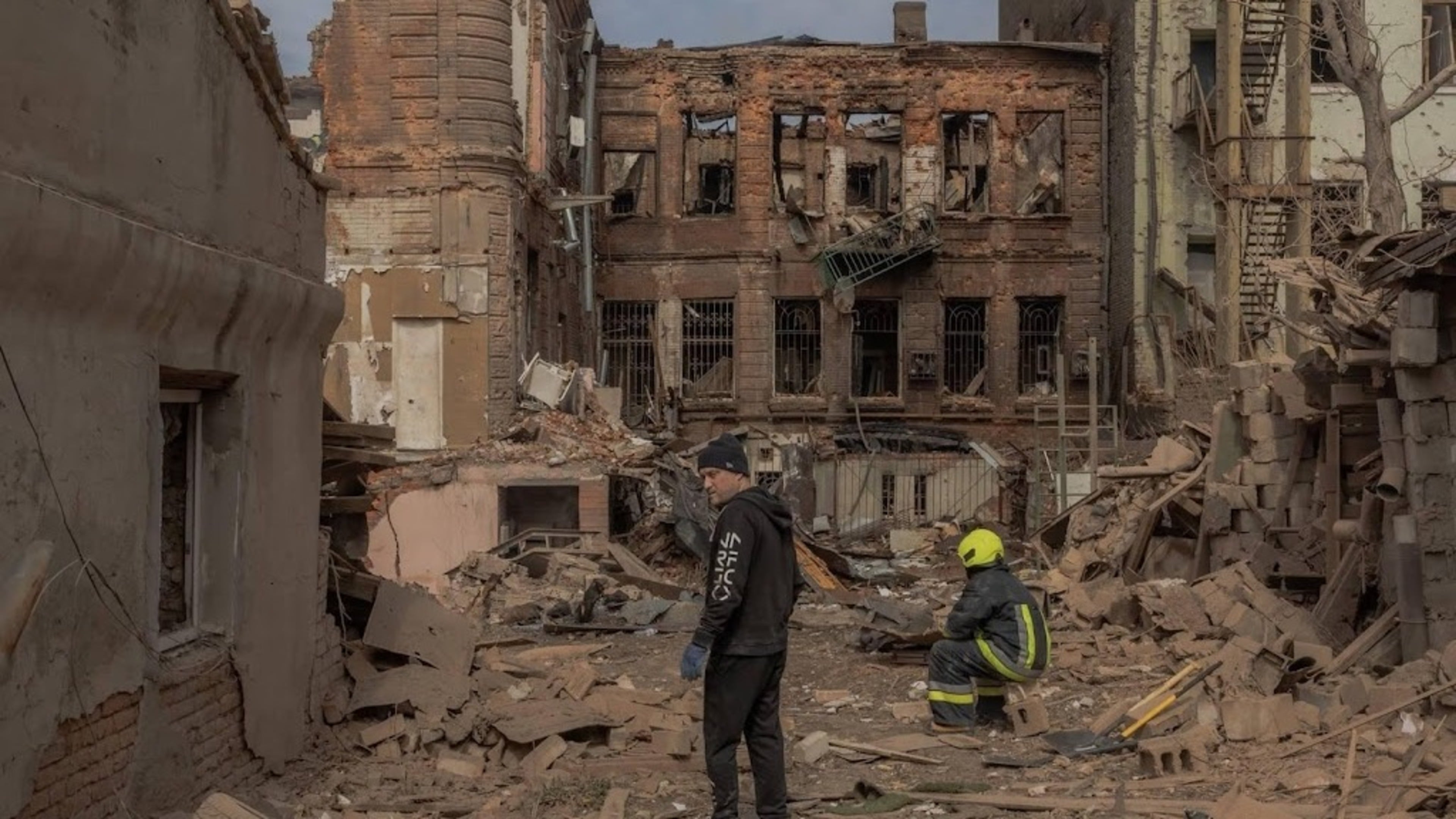 Multiple killed and wounded in Russian attack on Dnipro