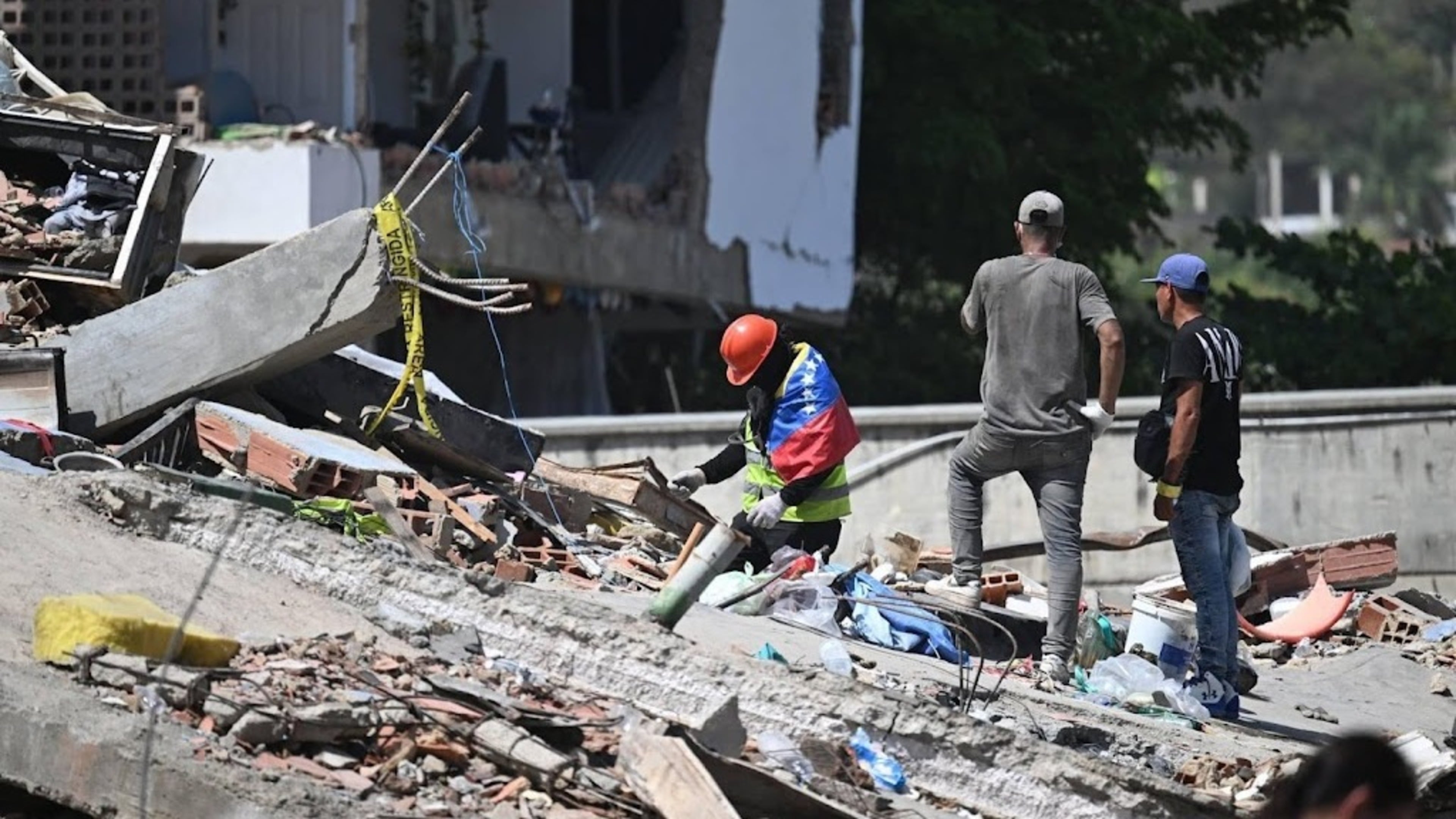 Nearly 2,300 dead in Venezuela earthquakes