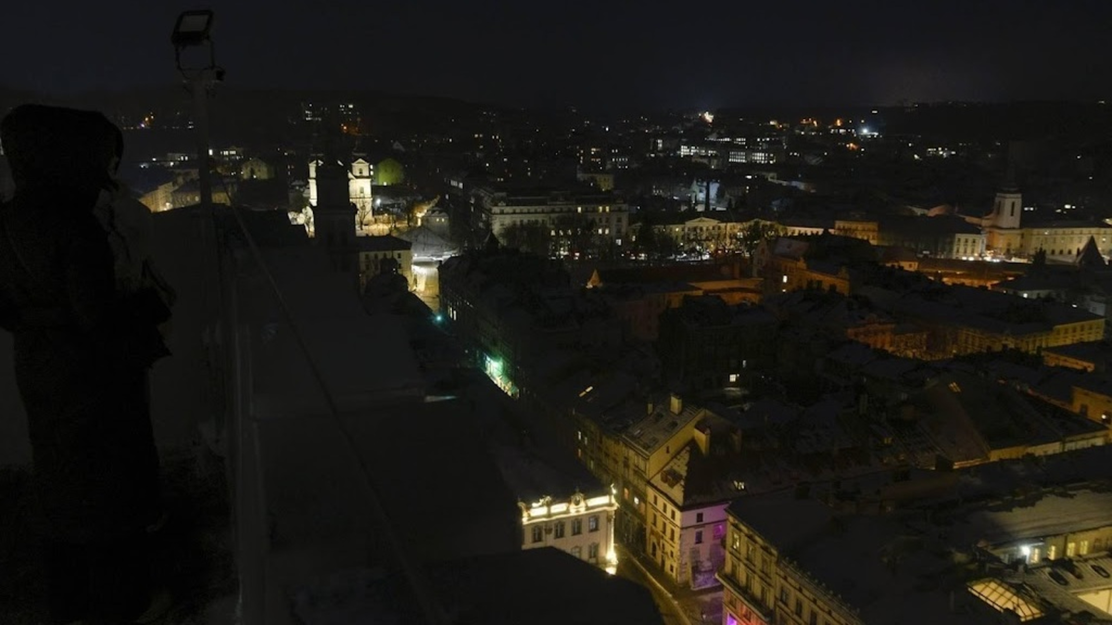 One dead and several injured after explosions in Ukrainian city Lviv