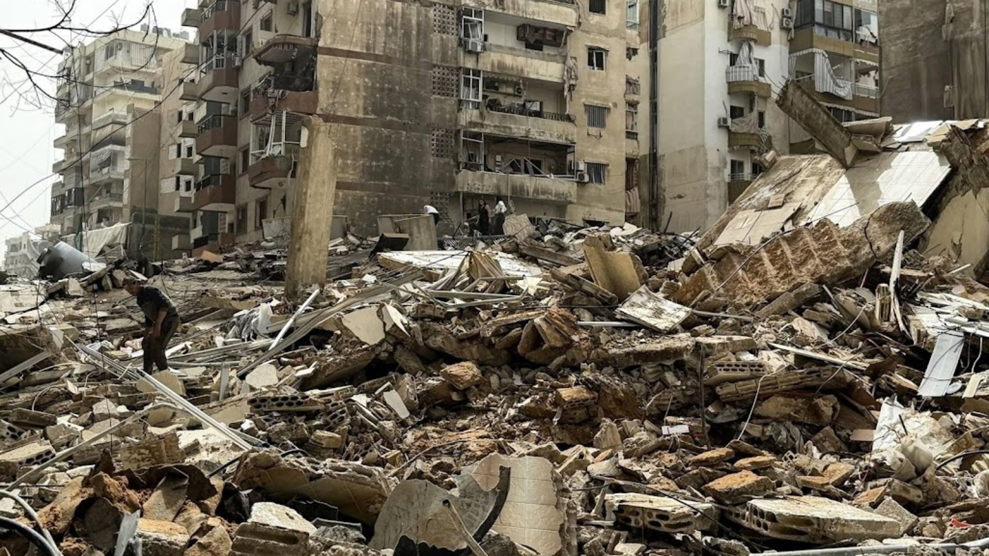 Attack on rescue workers during rescue attempt of journalist in Lebanon