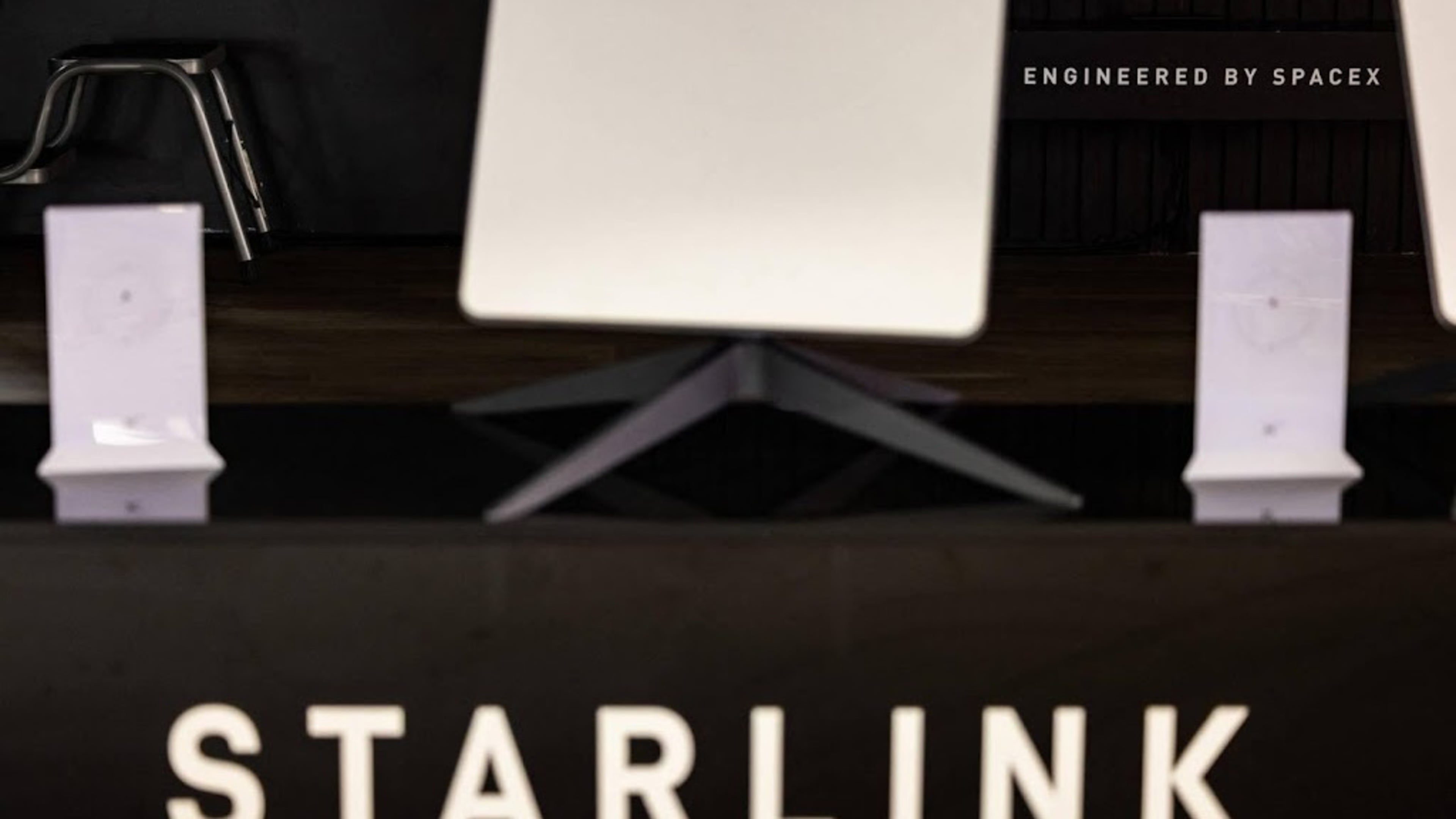 Iran arrests foreigners for importing Starlink equipment