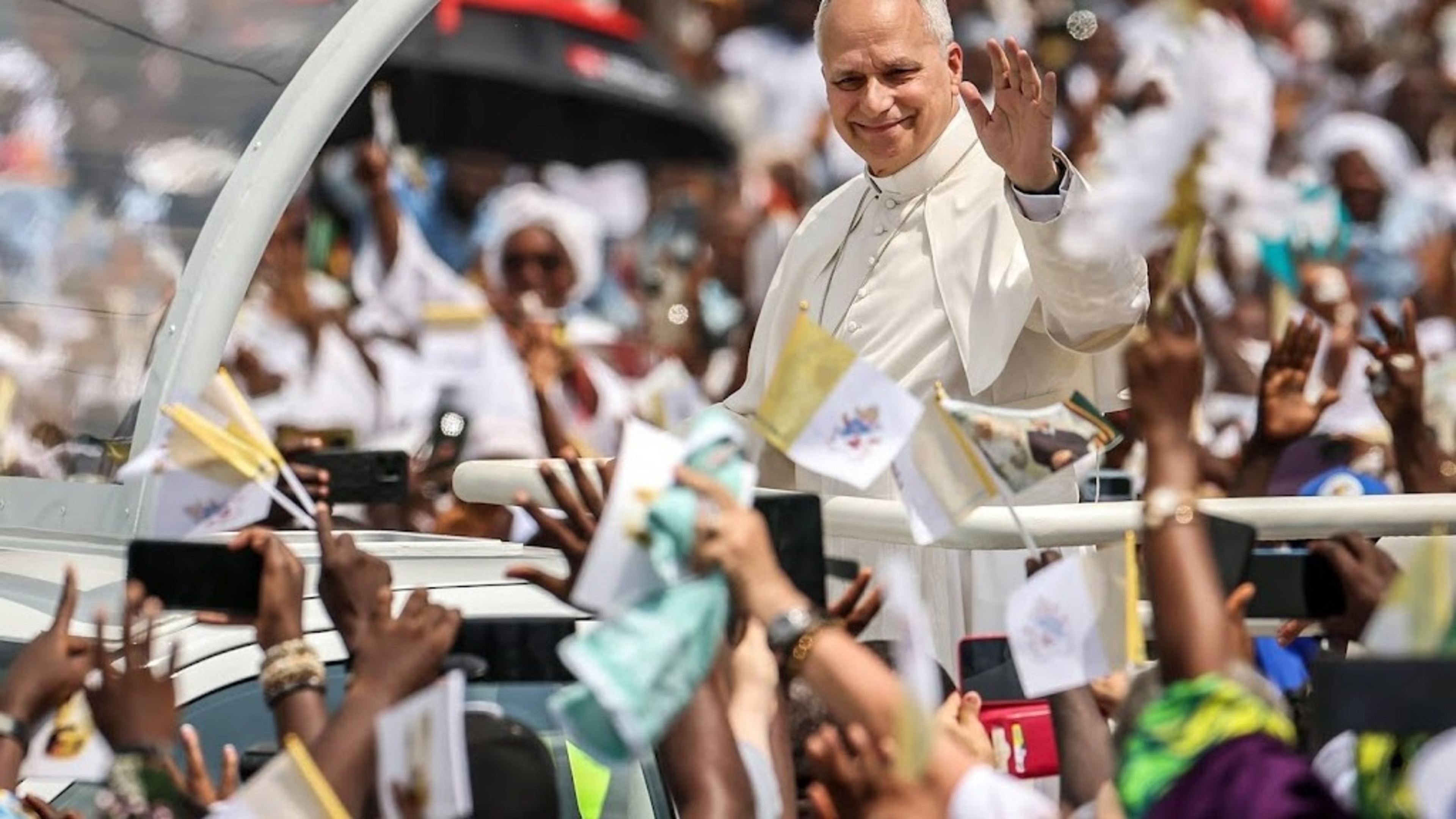 Pope's Mass in Cameroon draws 120,000 faithful
