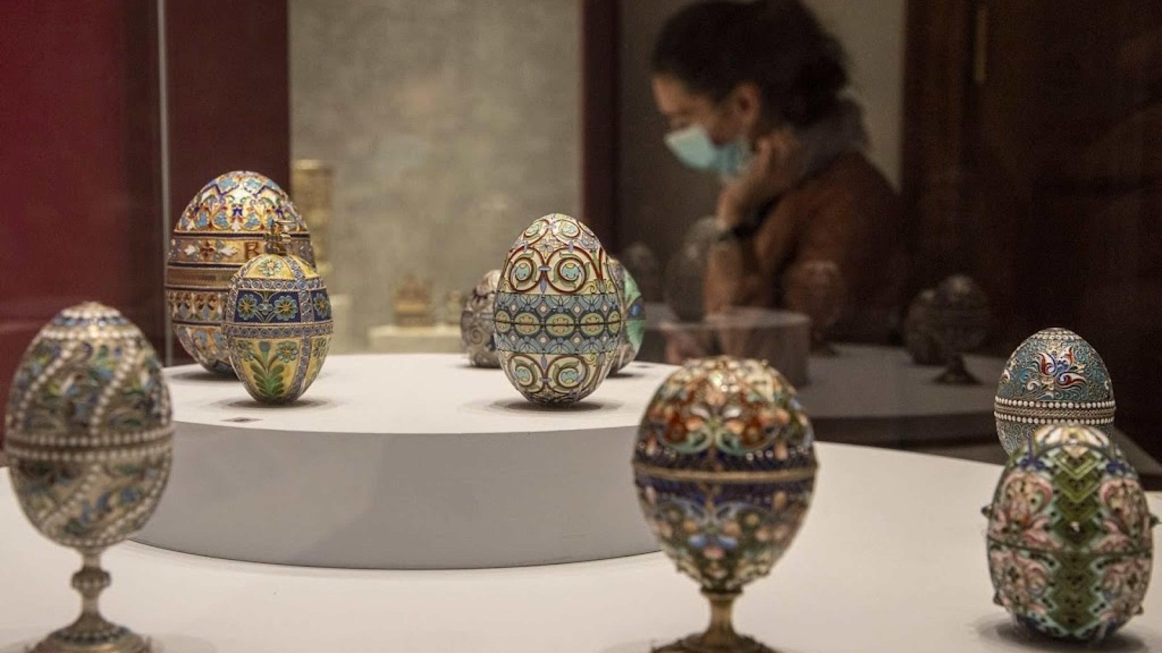 Man jailed for stealing Fabergé egg in British pub