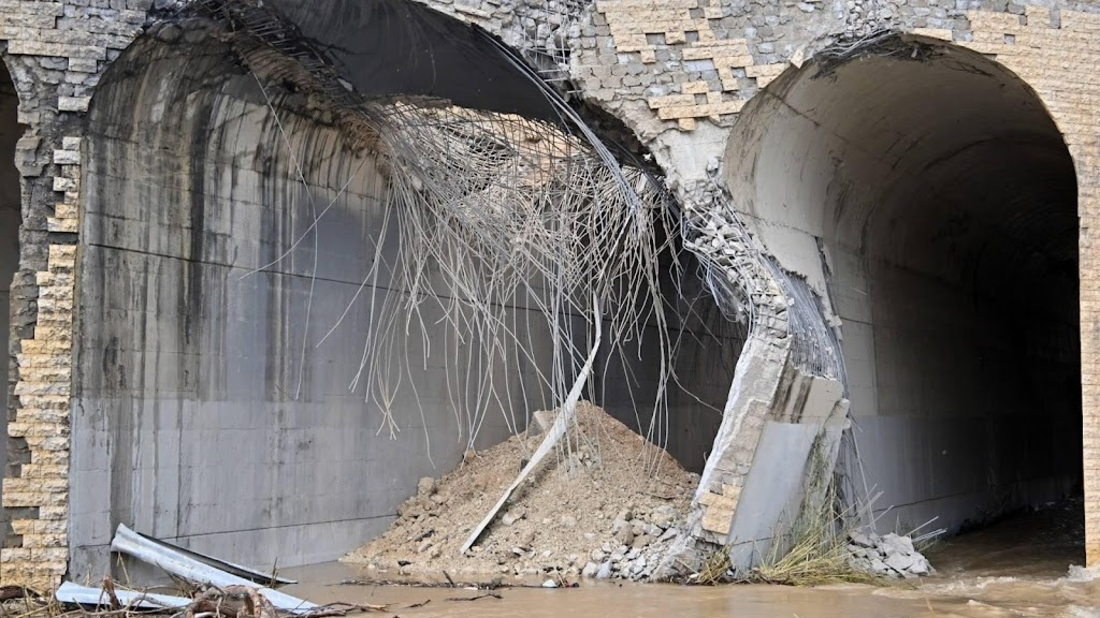 Israeli strike destroys crucial bridge in southern Lebanon