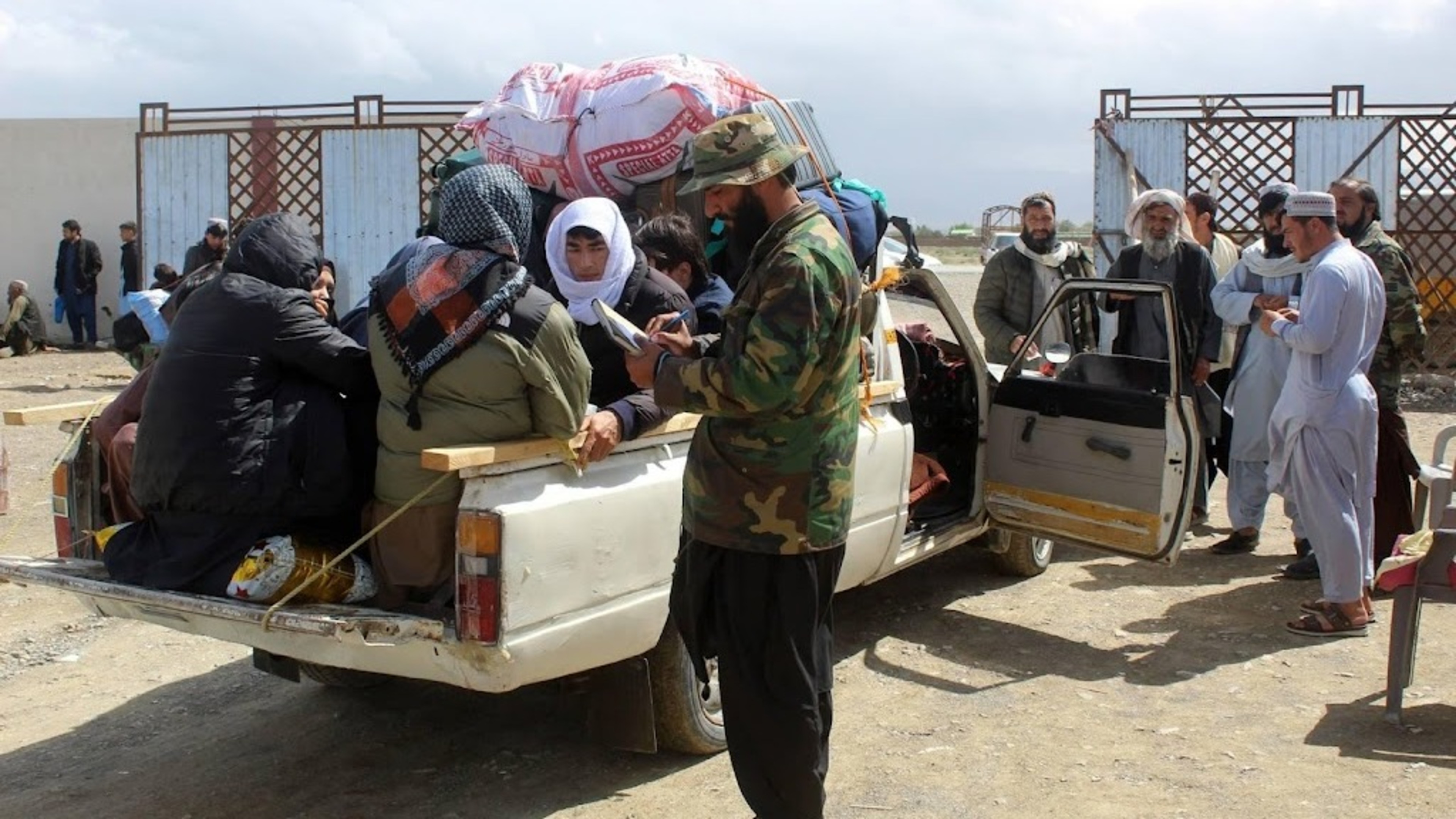 Pakistan resumes military operations against Afghanistan