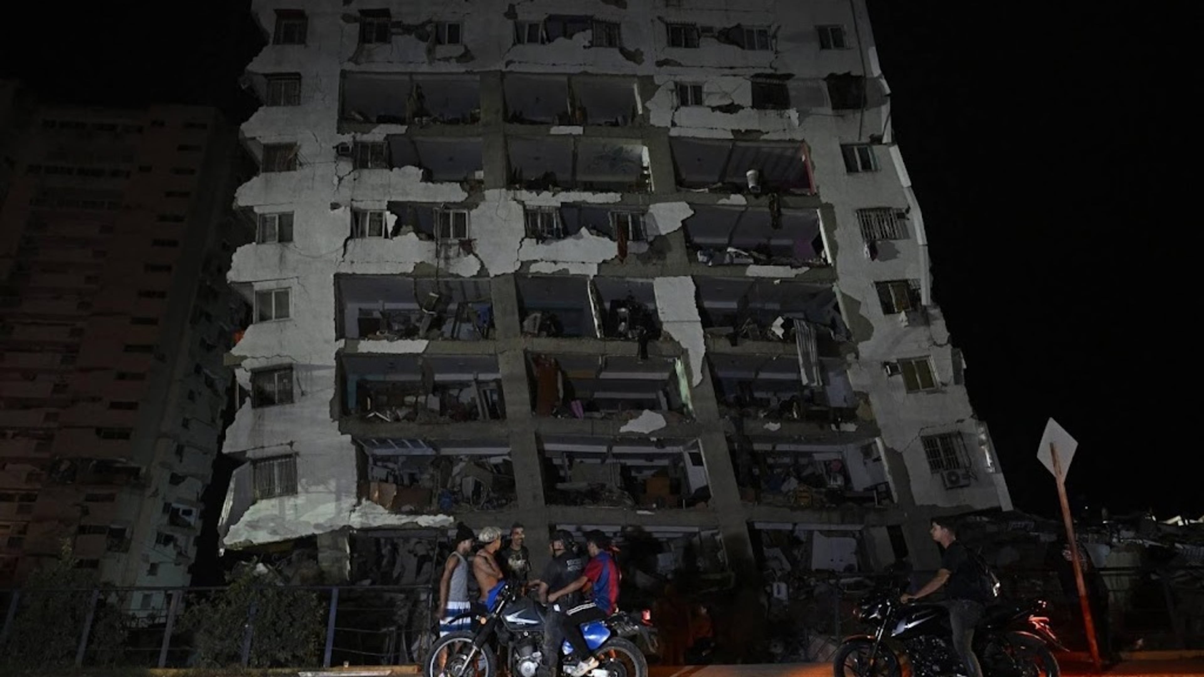 Countries offer Venezuela aid after deadly earthquakes