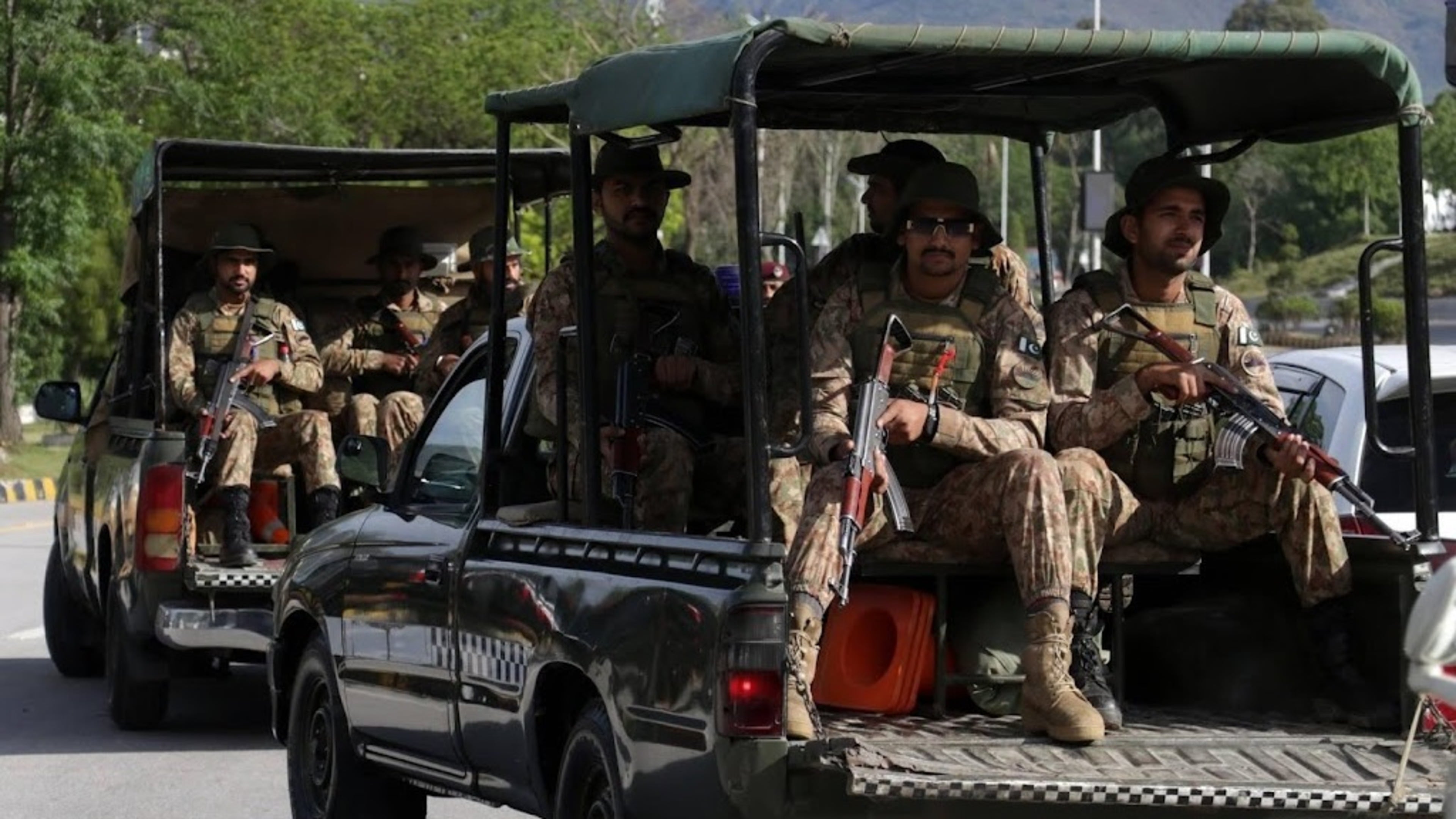 Pakistan sends large-scale military aid to Saudi Arabia