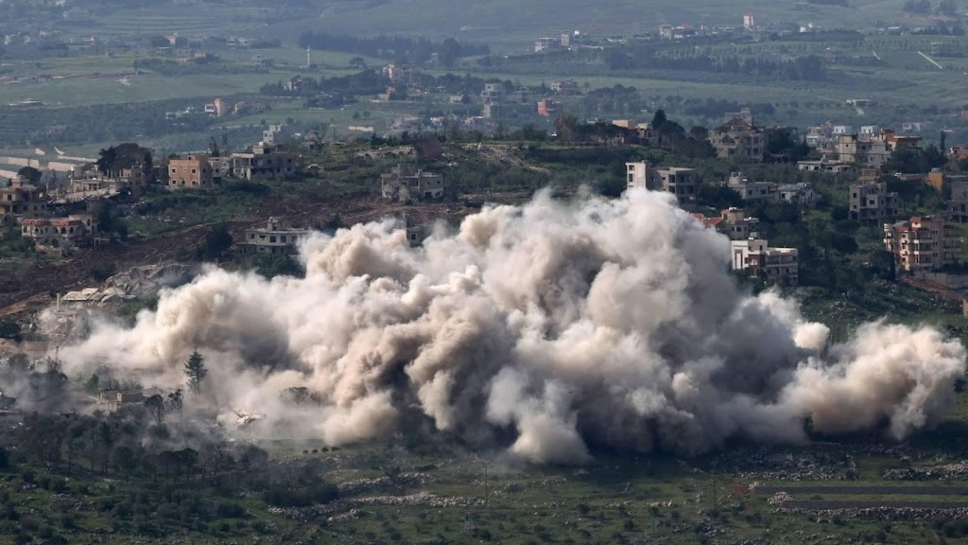 Dead and dozens wounded in Israeli strikes on Lebanon