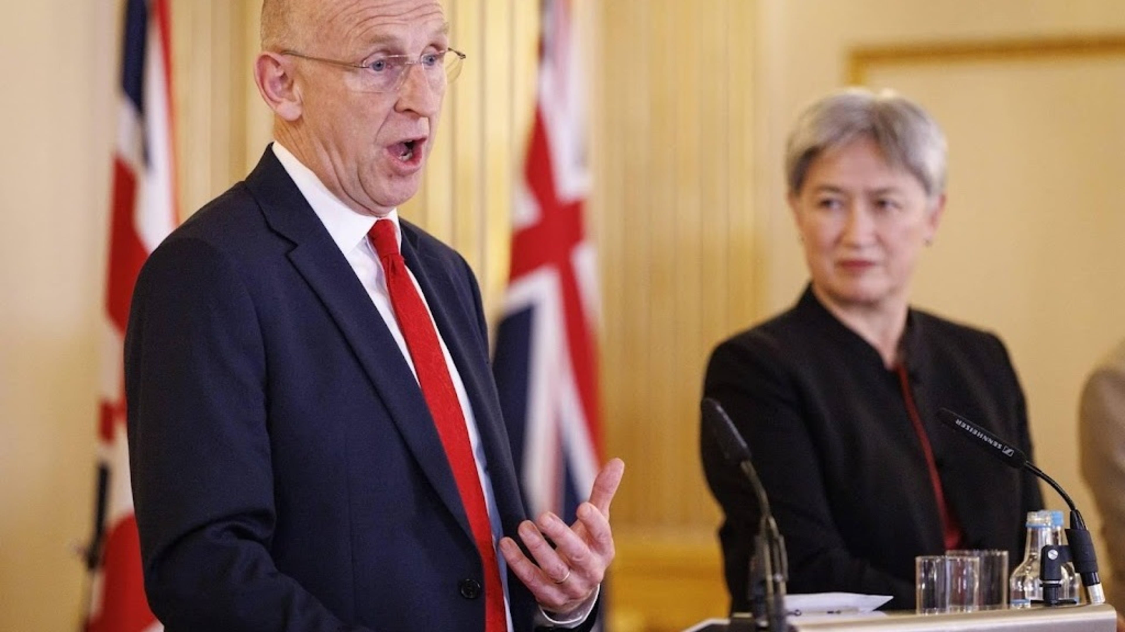 British Defense Secretary Healey resigns over budget row