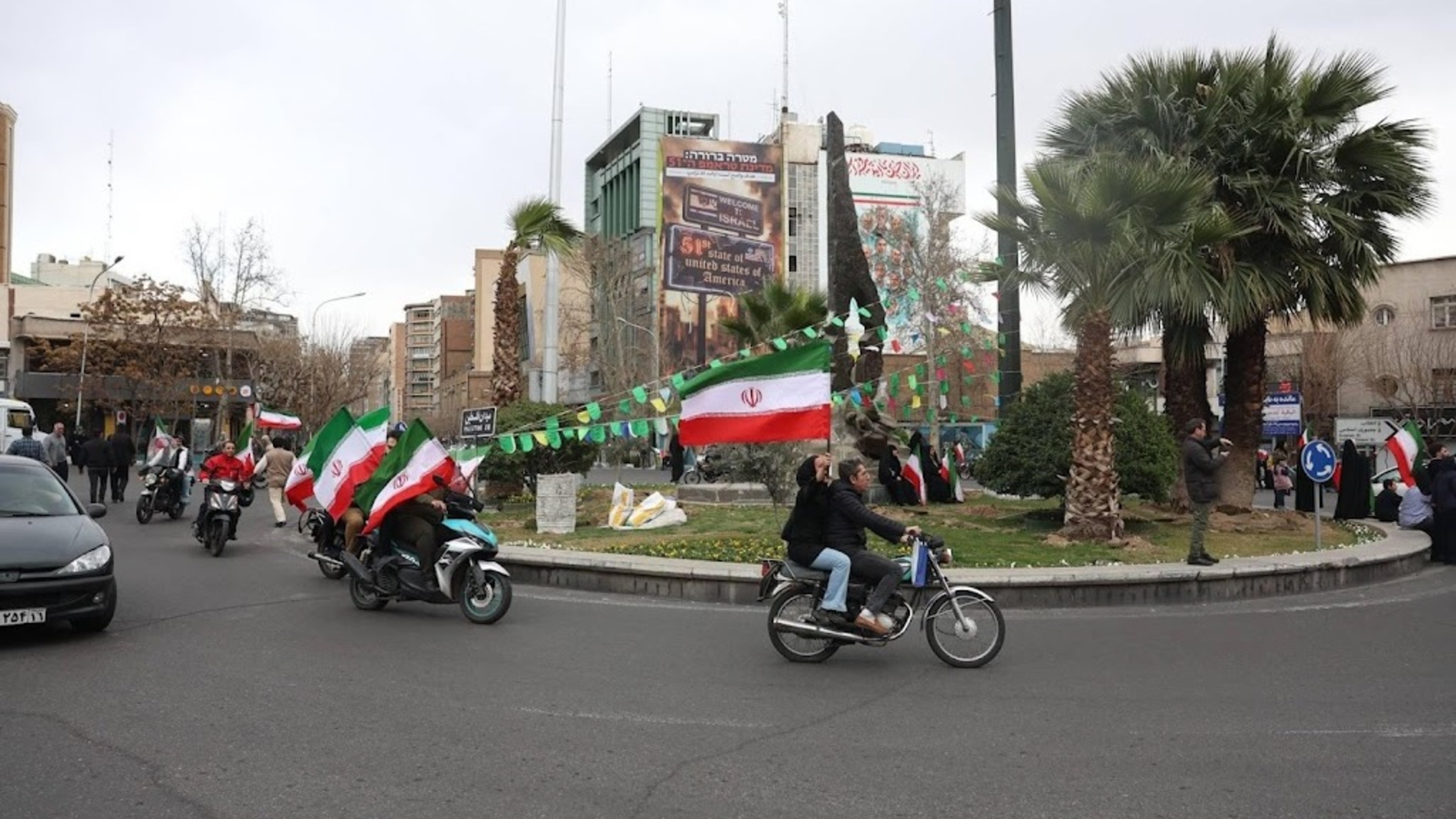 Iran regime supporters take to the streets in Tehran