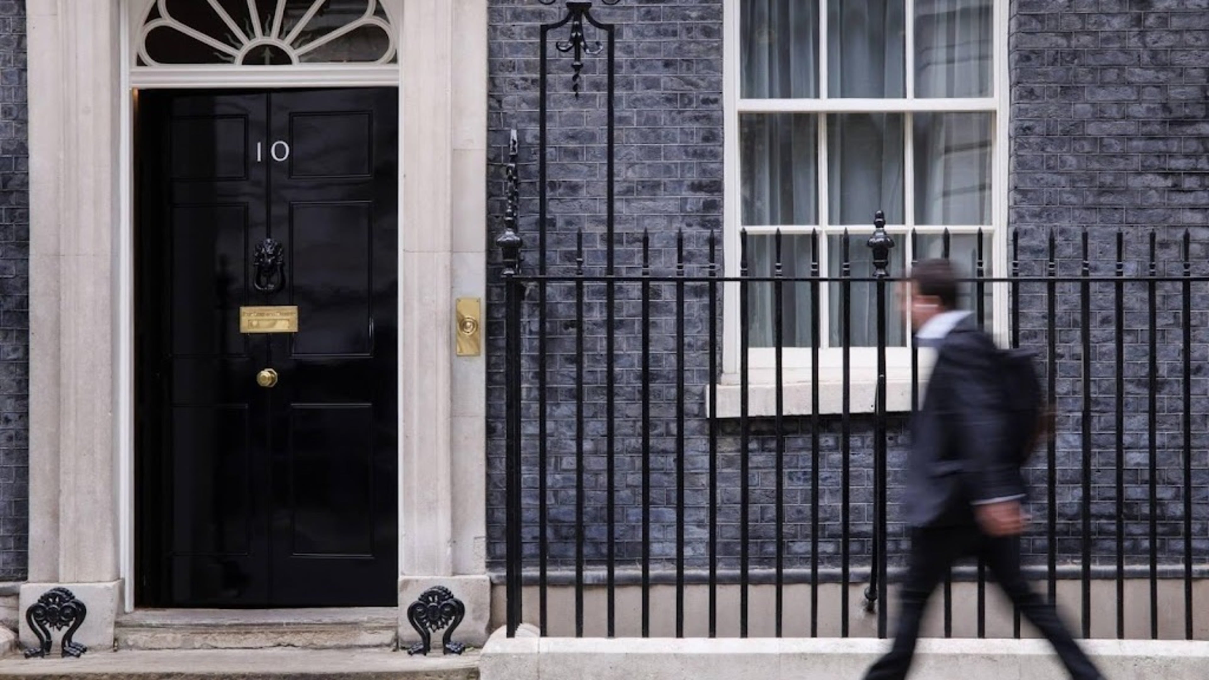 Starmer fights for political future after election defeat