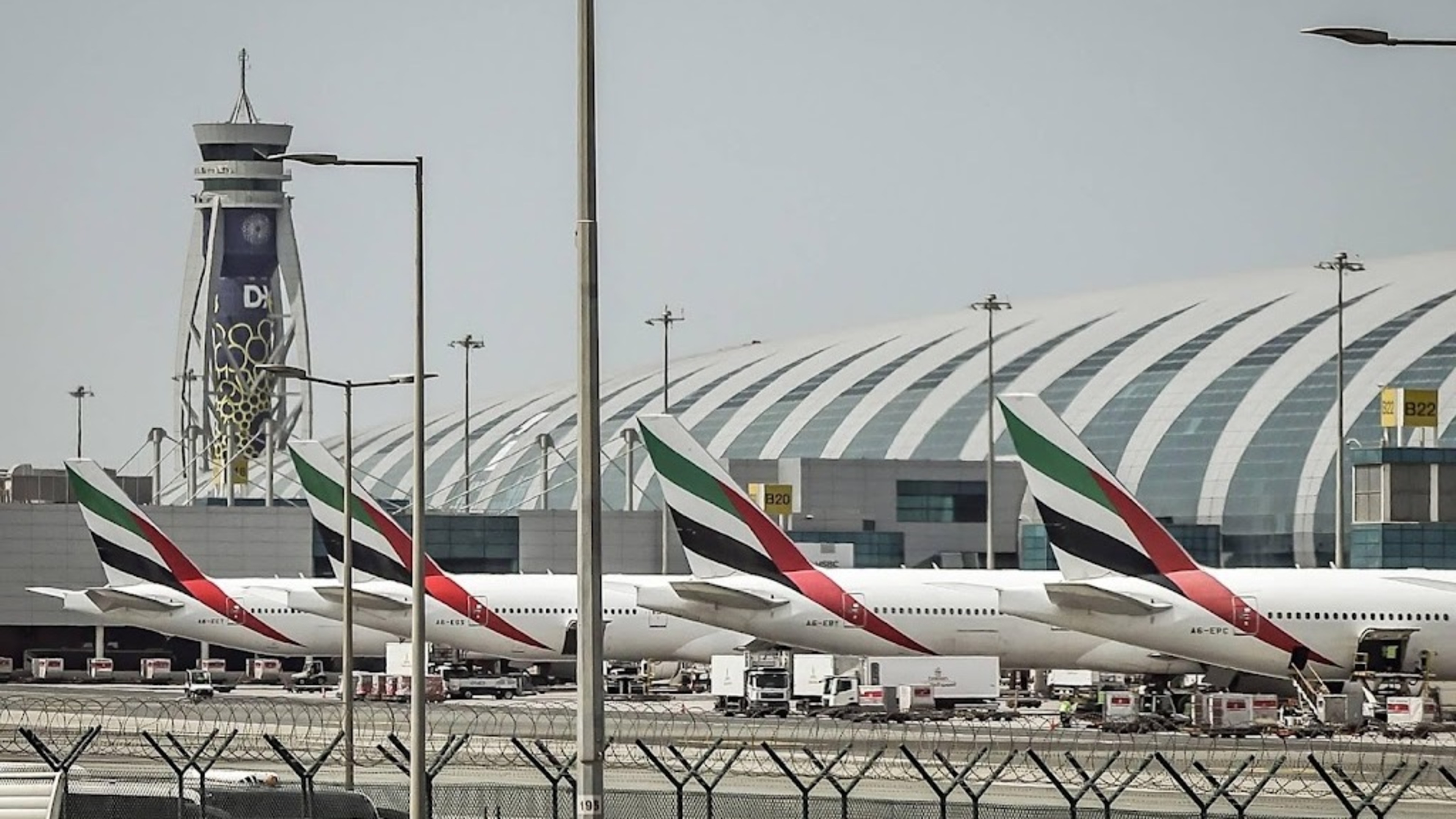 Air traffic at Dubai airport temporarily suspended