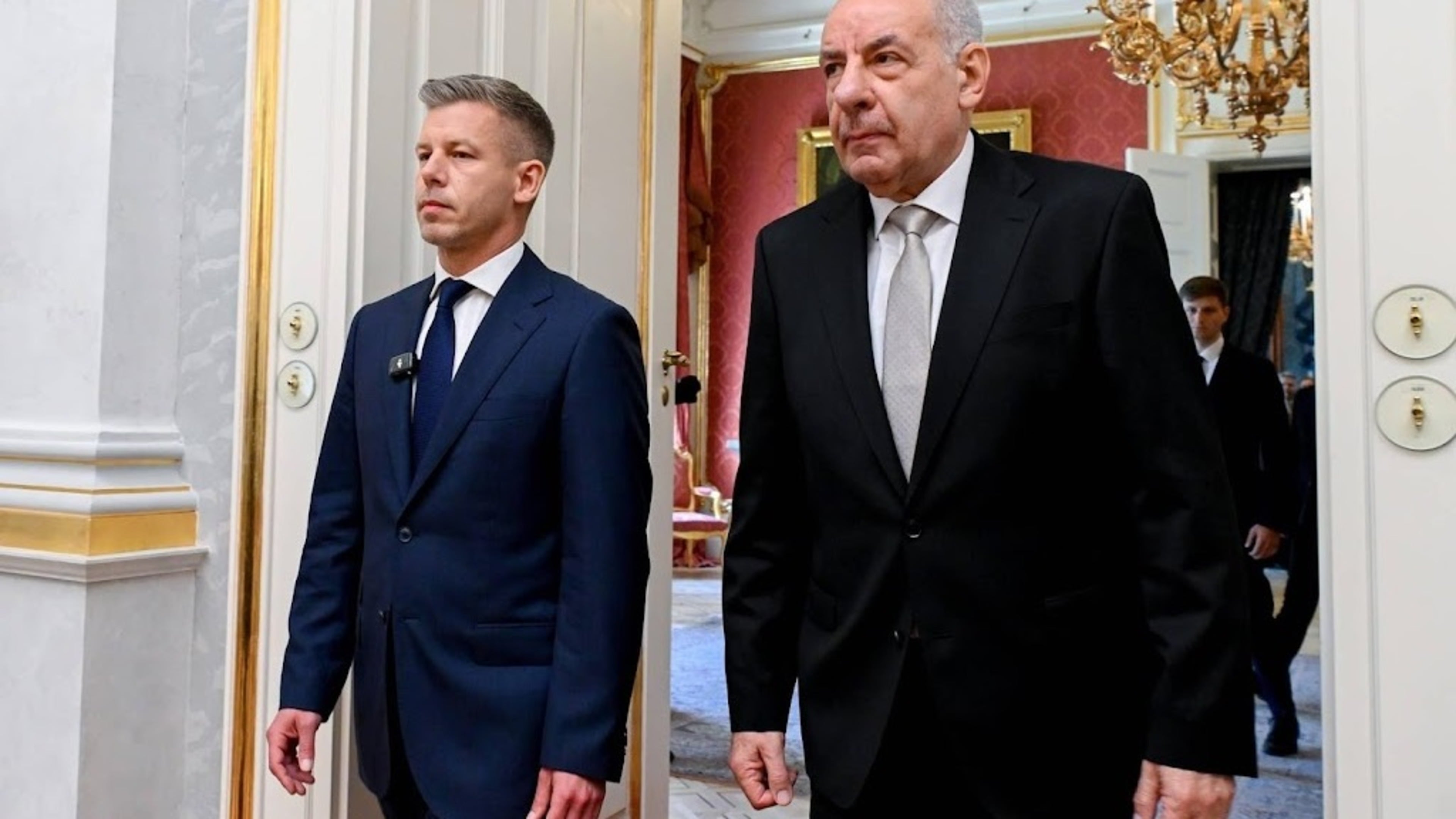 Hungary amends constitution to impeach president