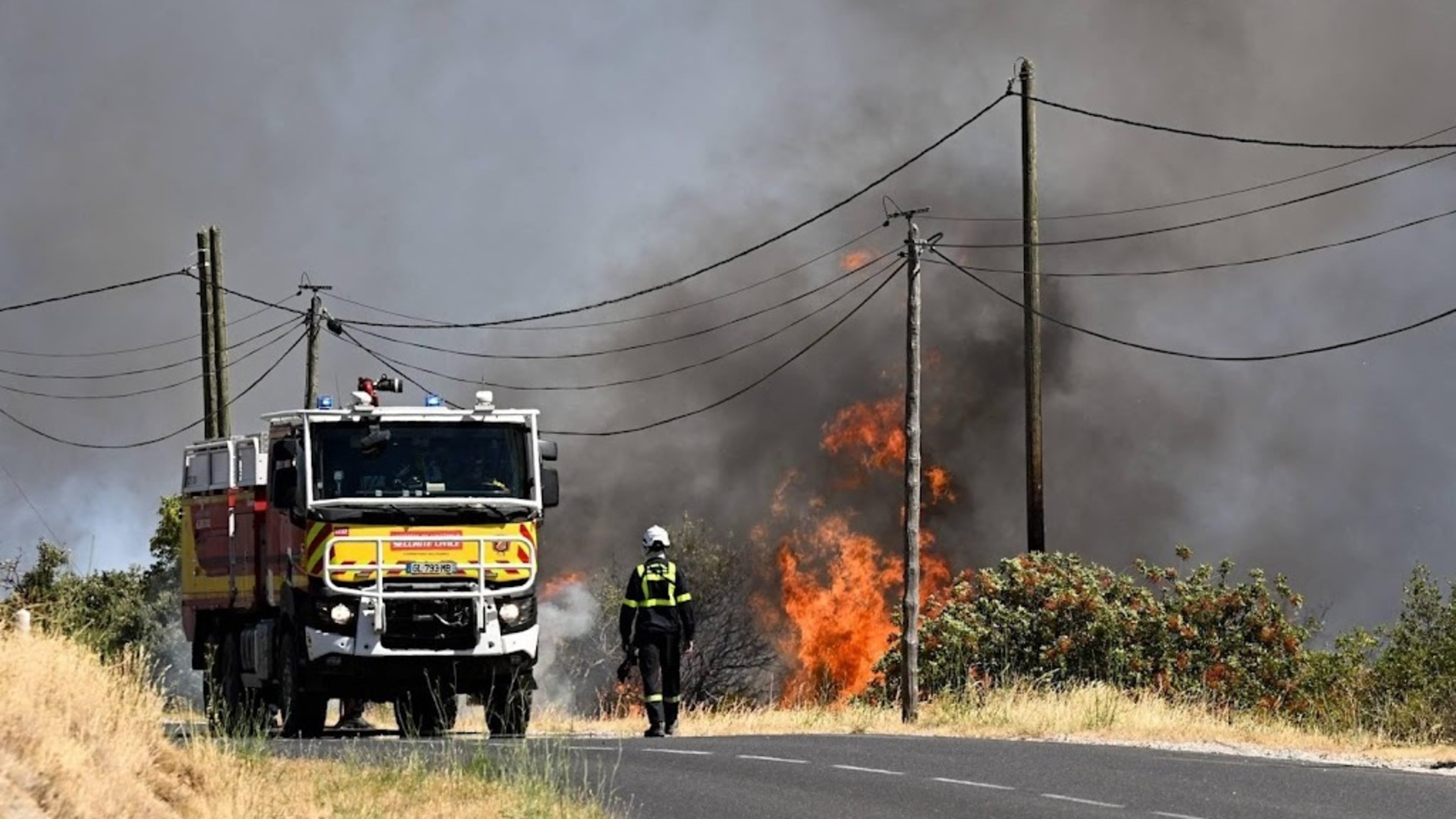 10,000 people evacuated in southeast France due to wildfires