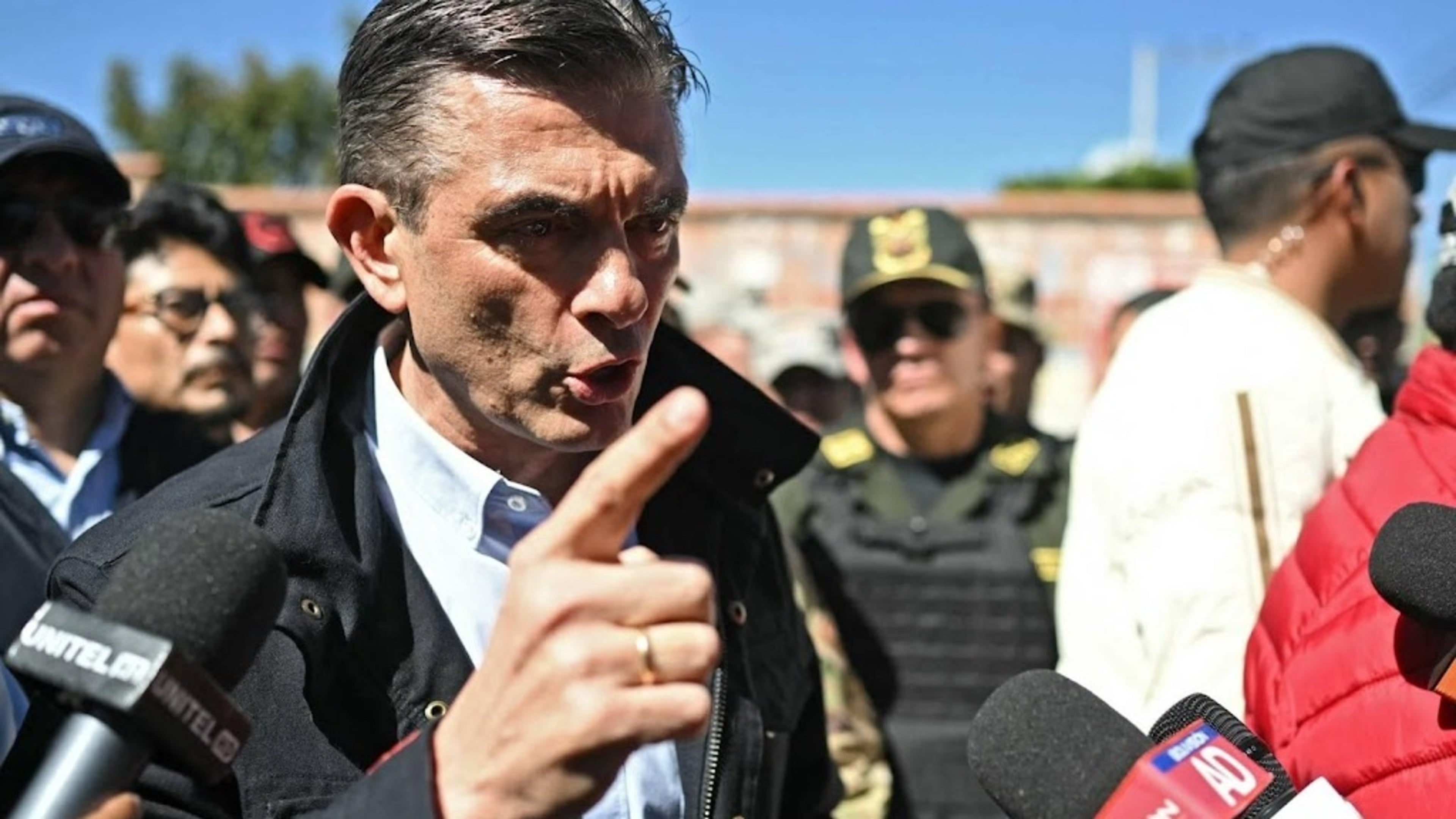 Bolivian Congress authorizes president to deploy military against protests