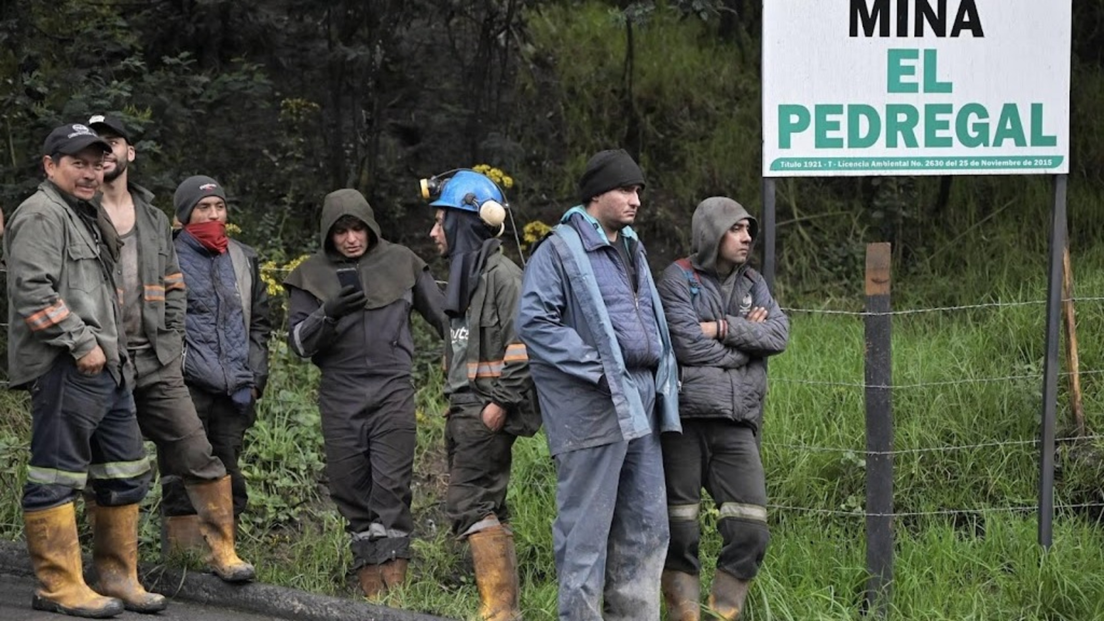 Twelve workers trapped after explosion in Colombian mine