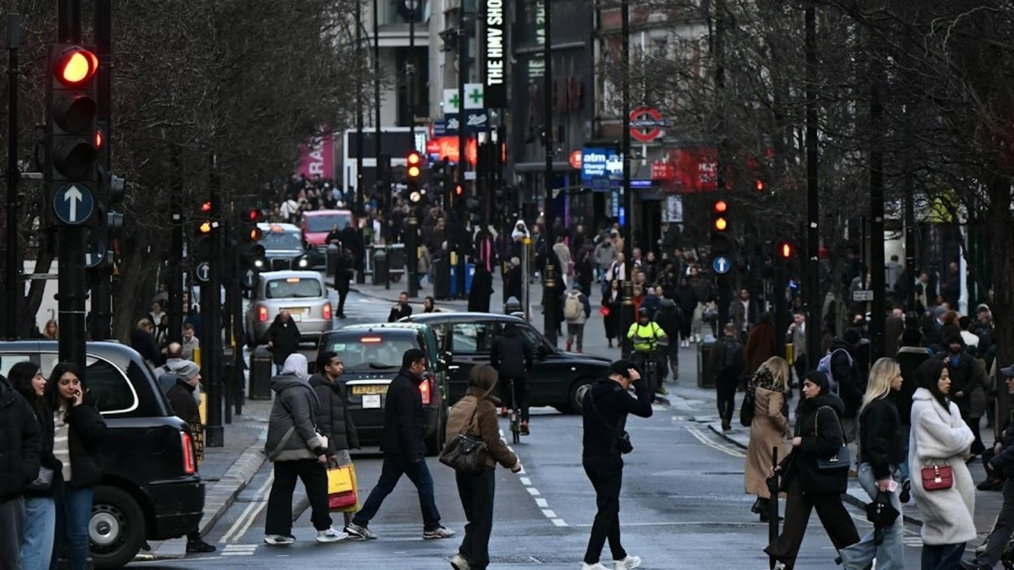 London's famous Oxford Street to become a pedestrian zone