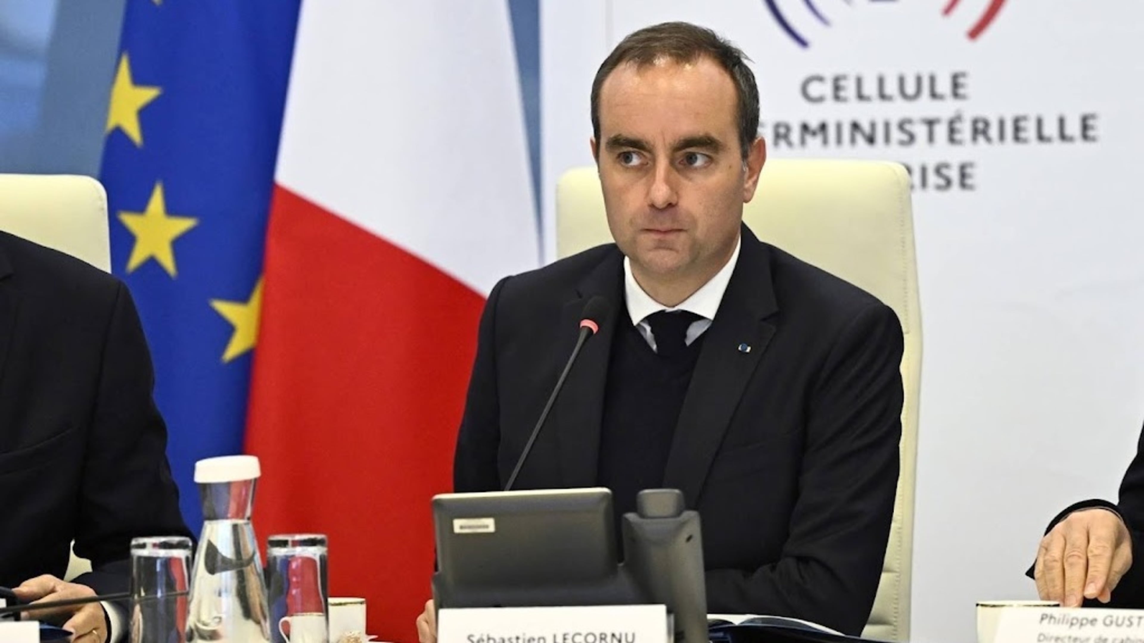 Franse premier: avondklok hielp, dinsdag invoeren waar nodig
