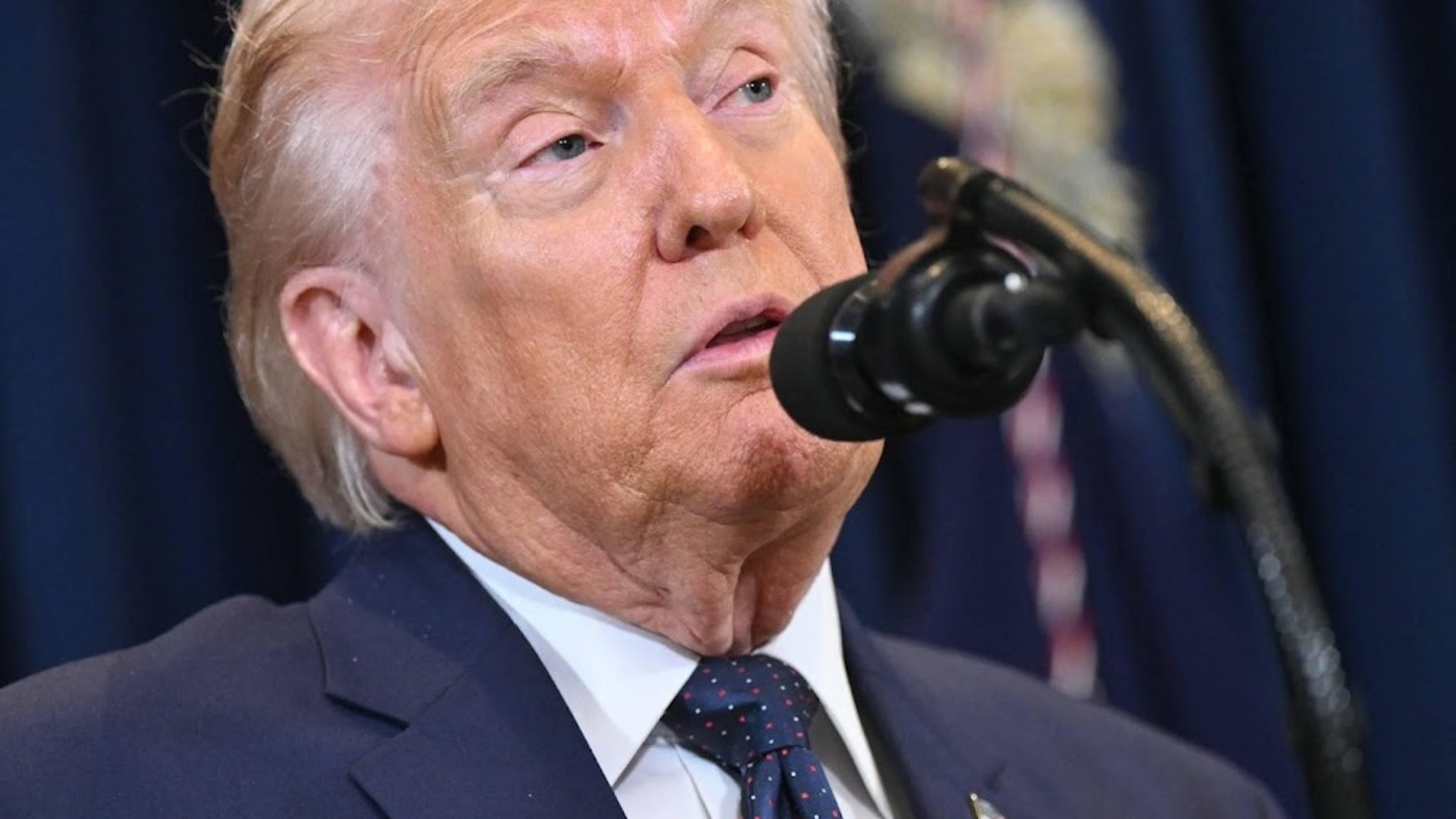 US and Iran exchange threats over oil