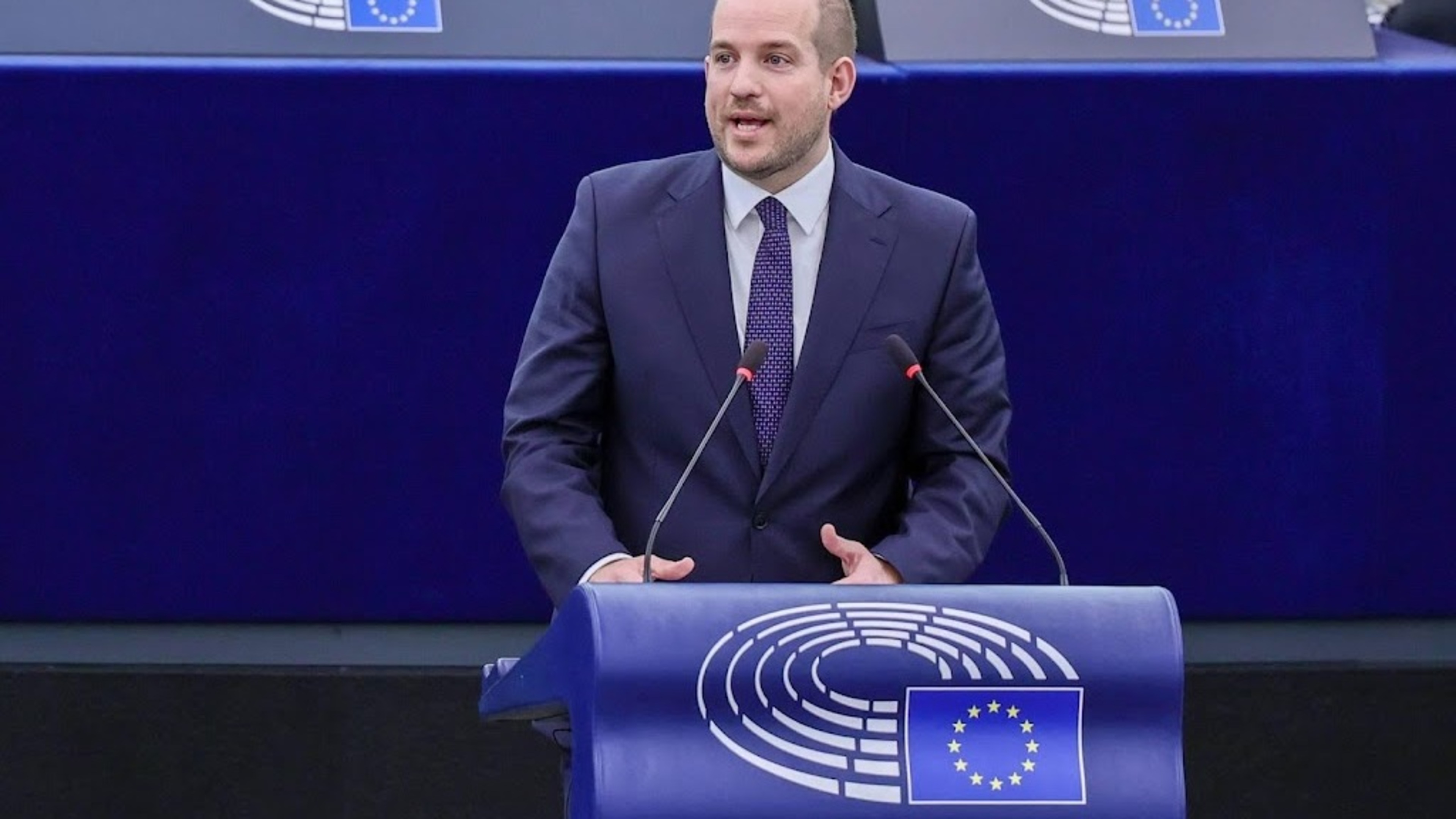 EU Parliament seeks unity on war but is divided on strategy