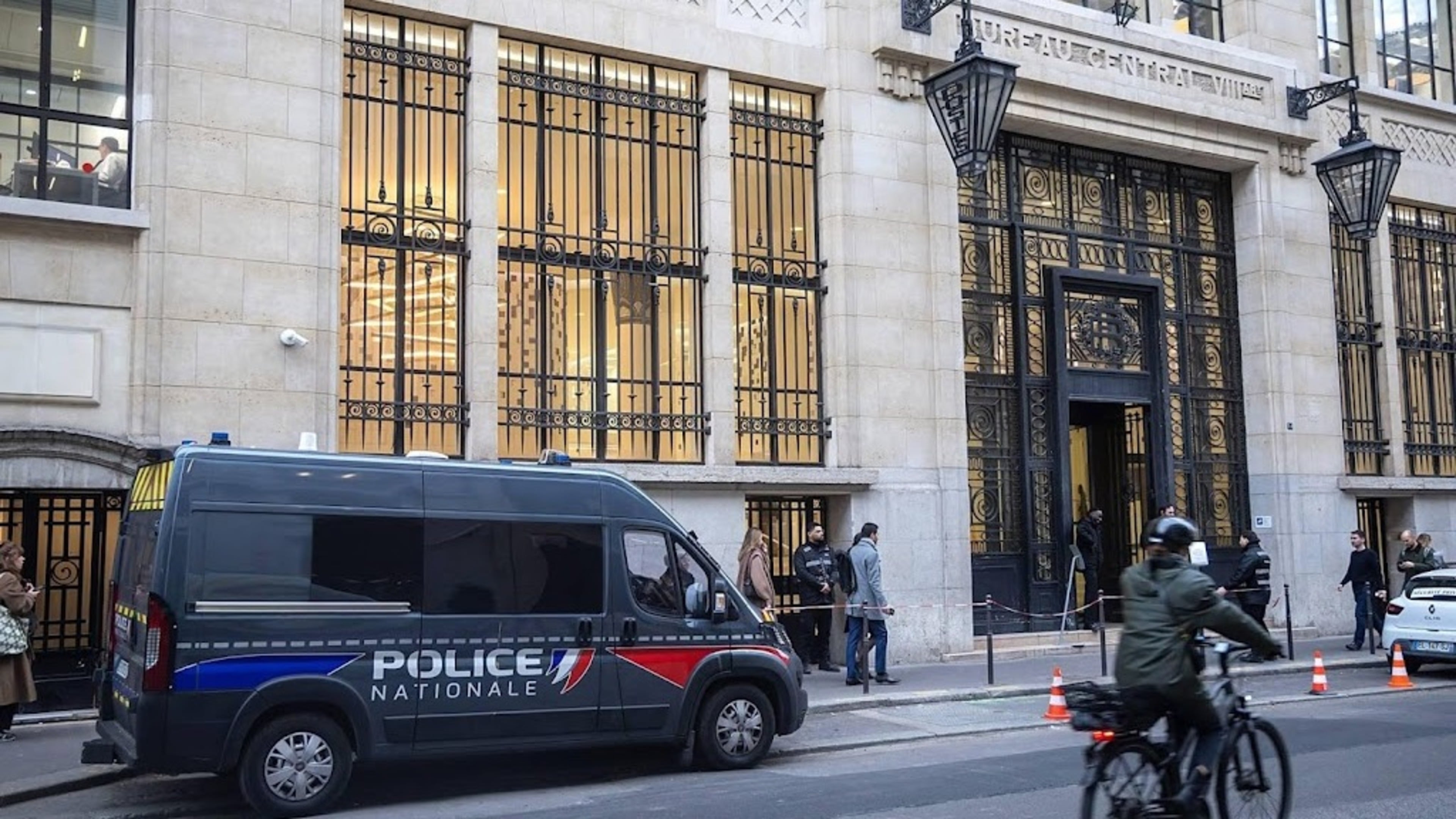 Terrorism investigation into explosive at Bank of America in Paris