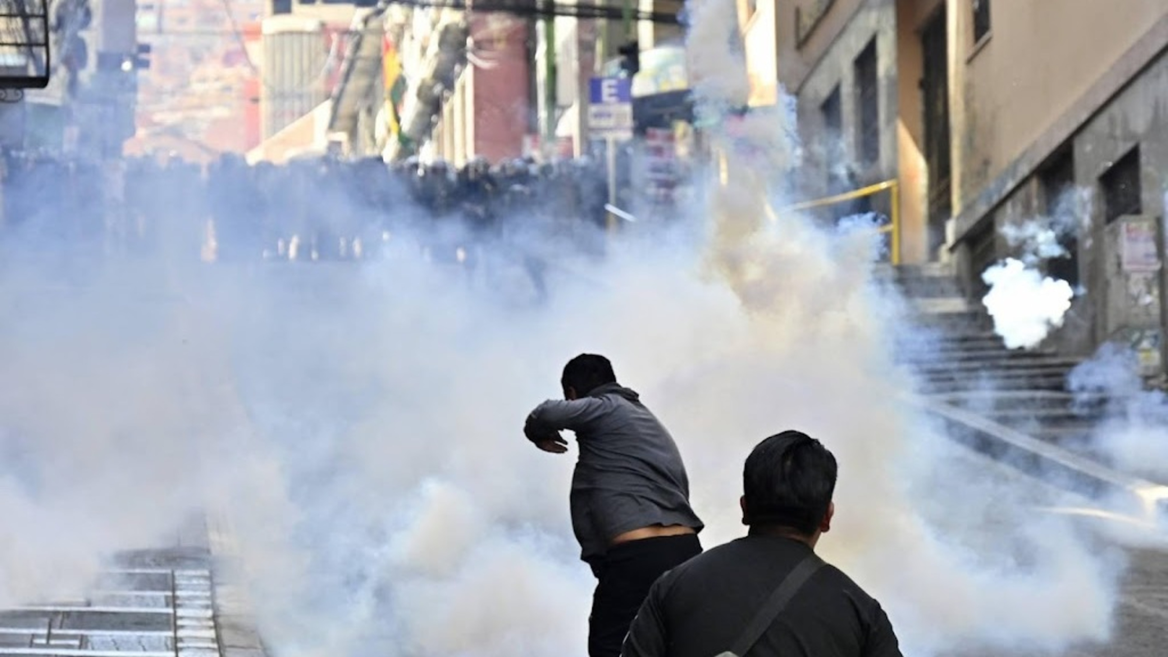 Looting and violent clashes during Bolivia protests