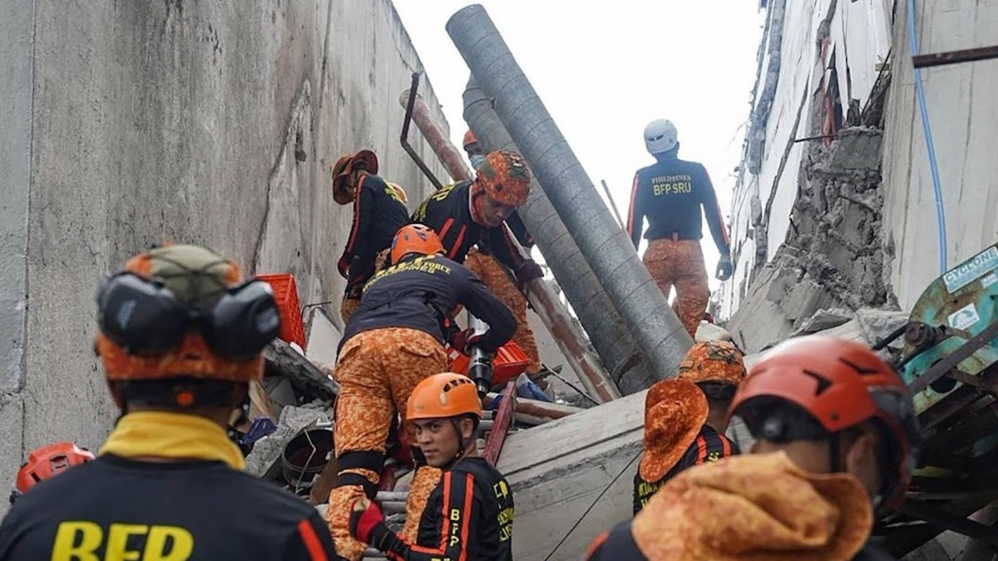 Dozens dead after earthquake in southern Philippines