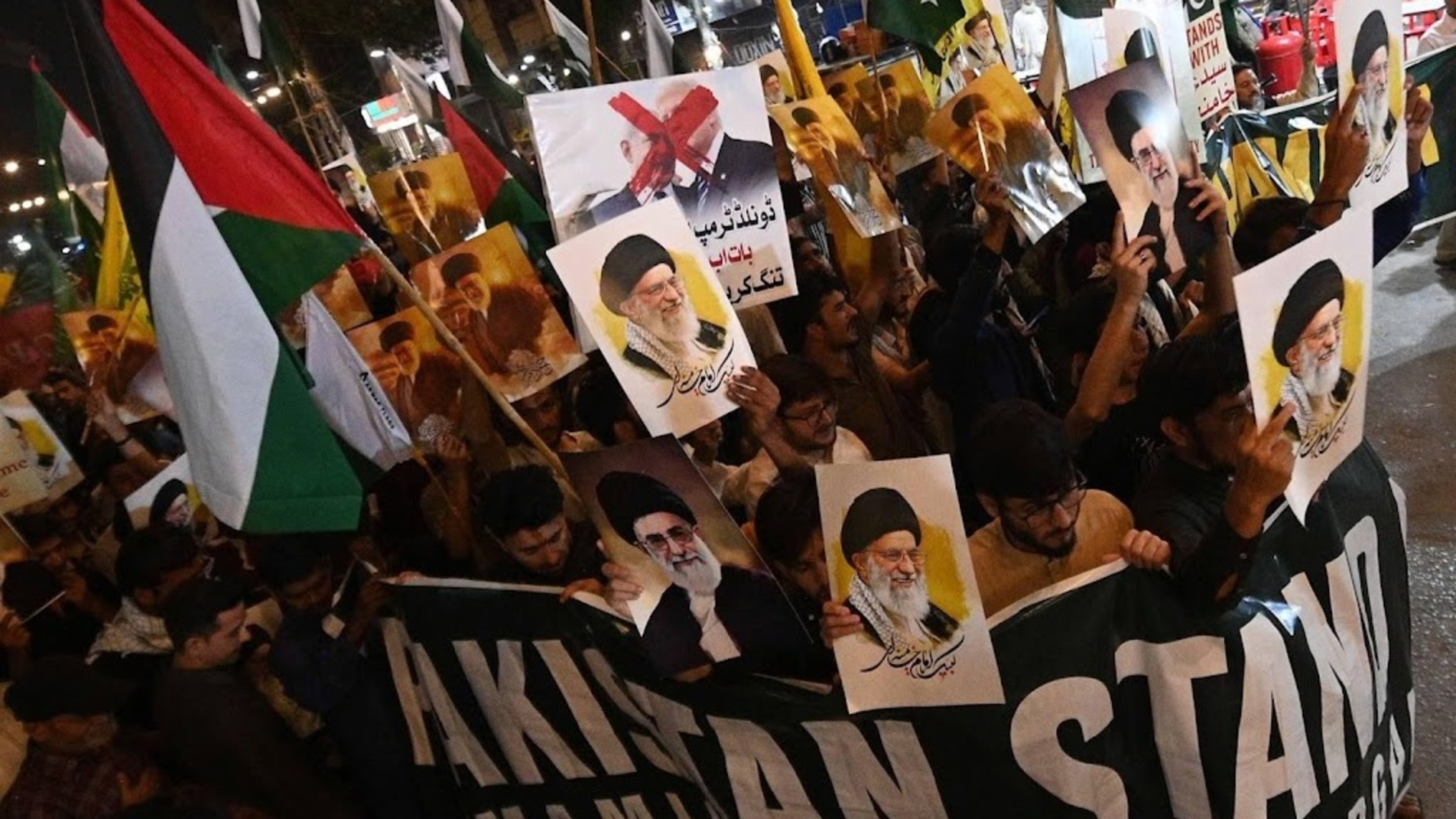 Protesters try to storm US diplomatic post in Pakistan