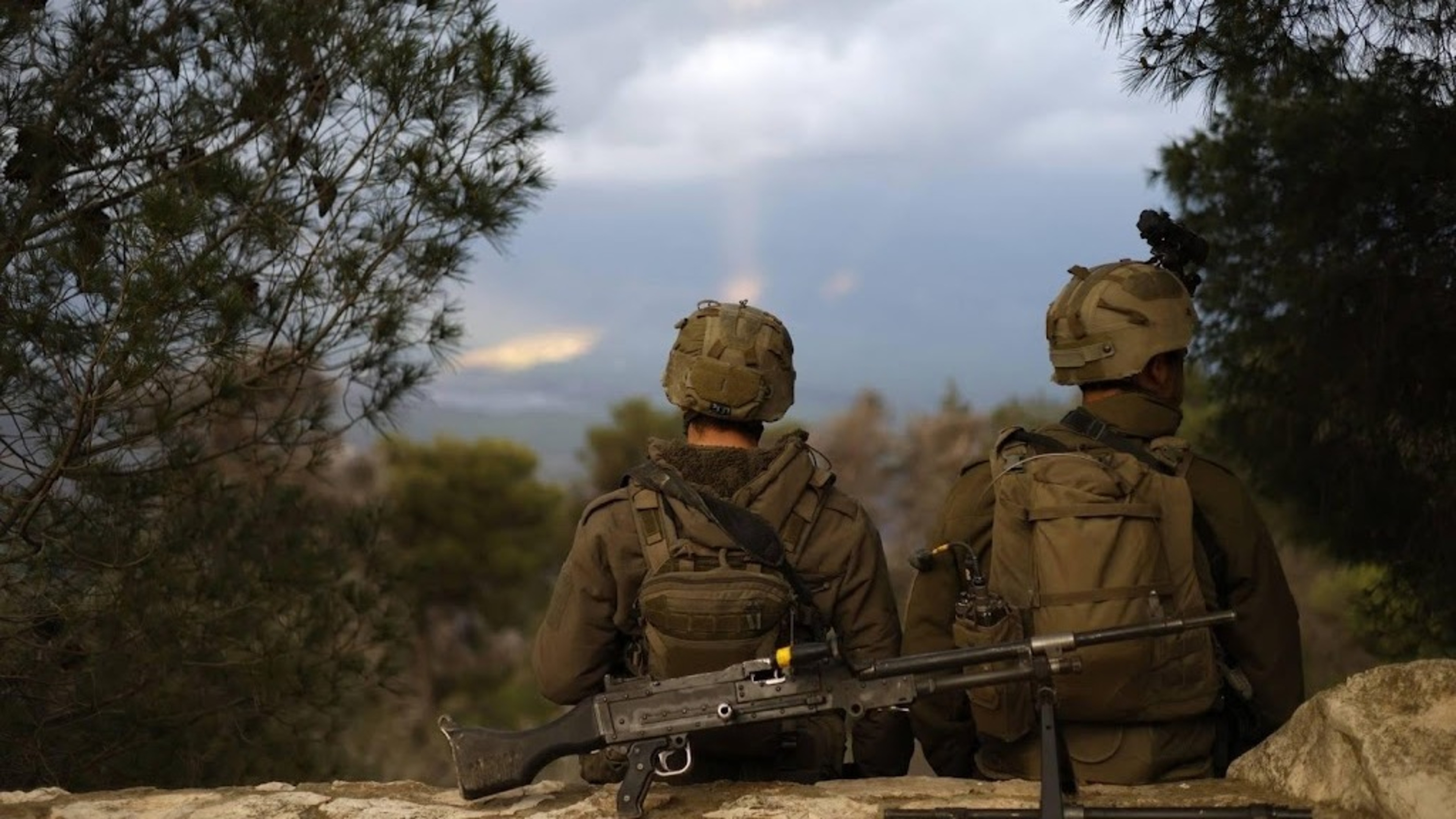Israeli troops advance in southern Lebanon