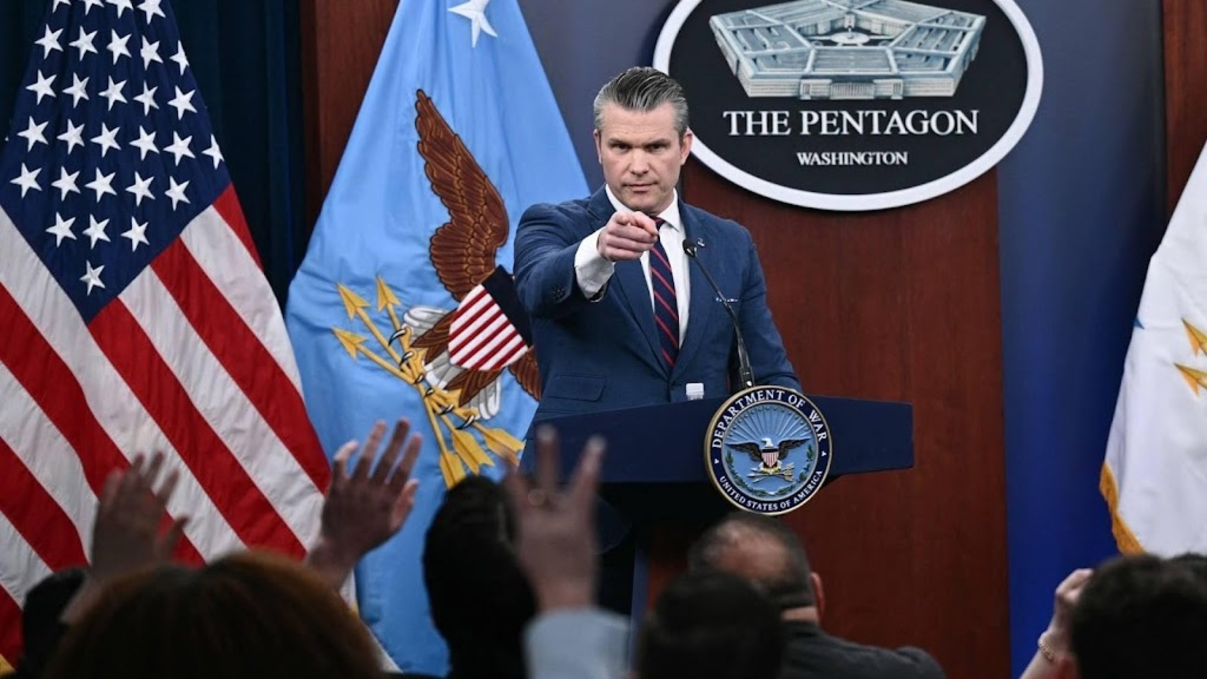 US considers deploying thousands of additional troops to Middle East