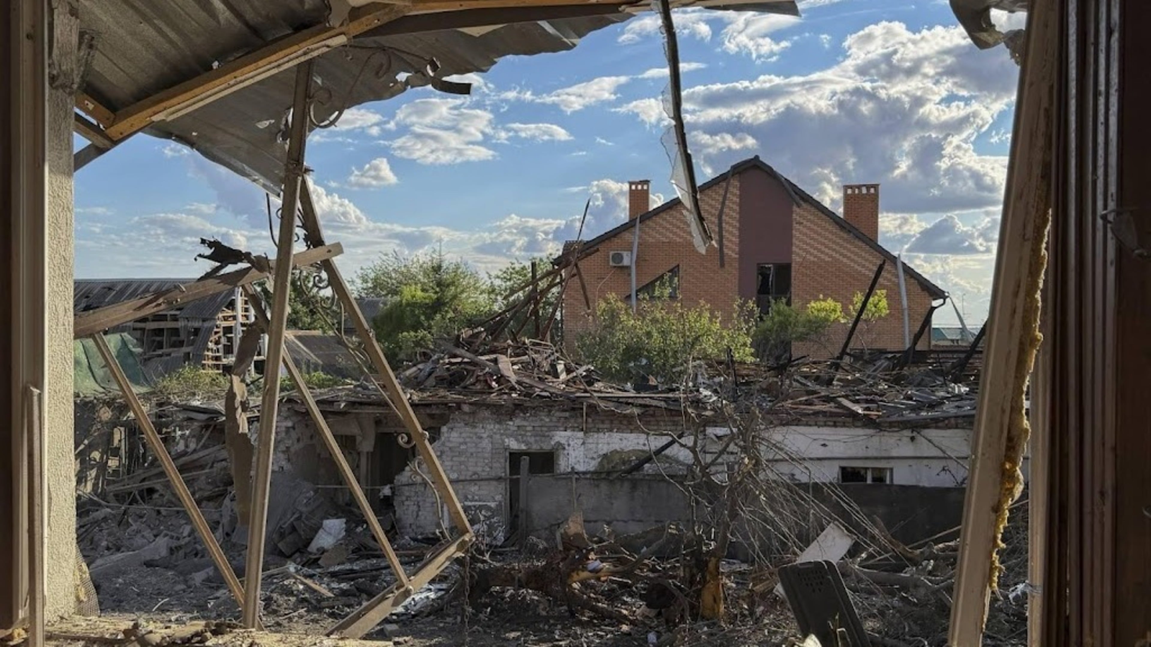 Ukraine and Russia report reciprocal attacks