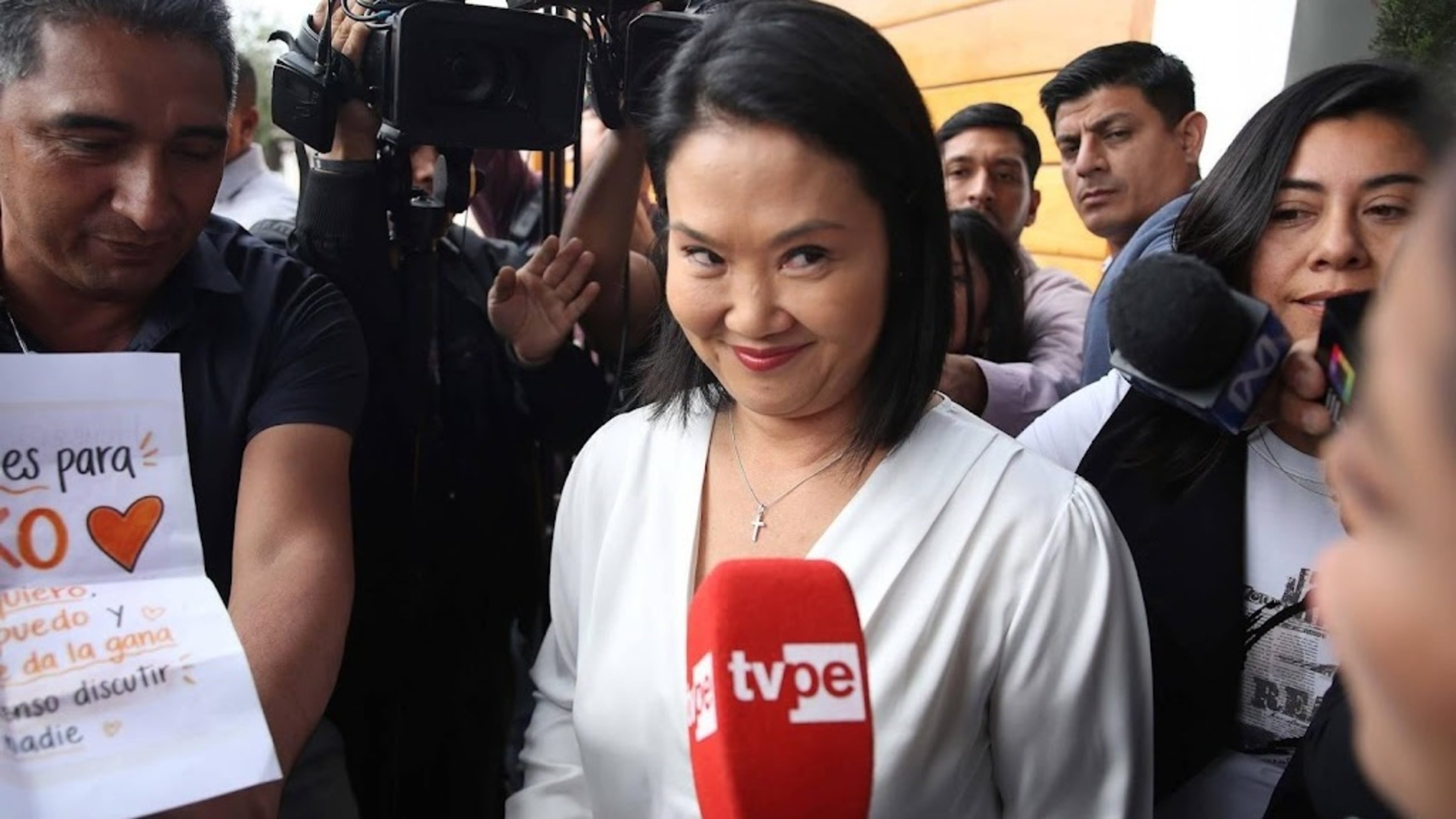 Right-wing Fujimori takes lead in Peru presidential election