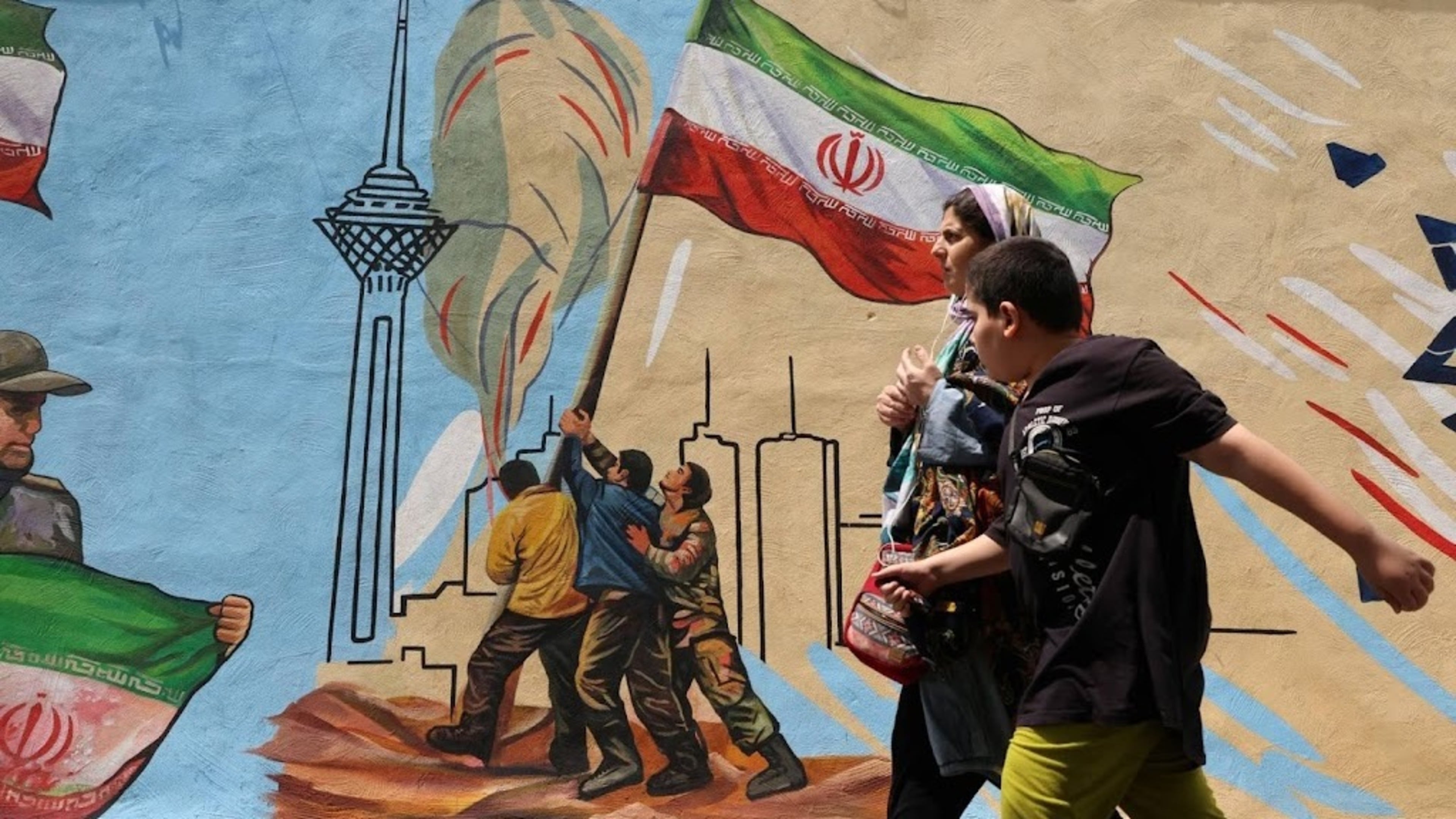 Trump: Iran will collapse financially if Strait of Hormuz closes