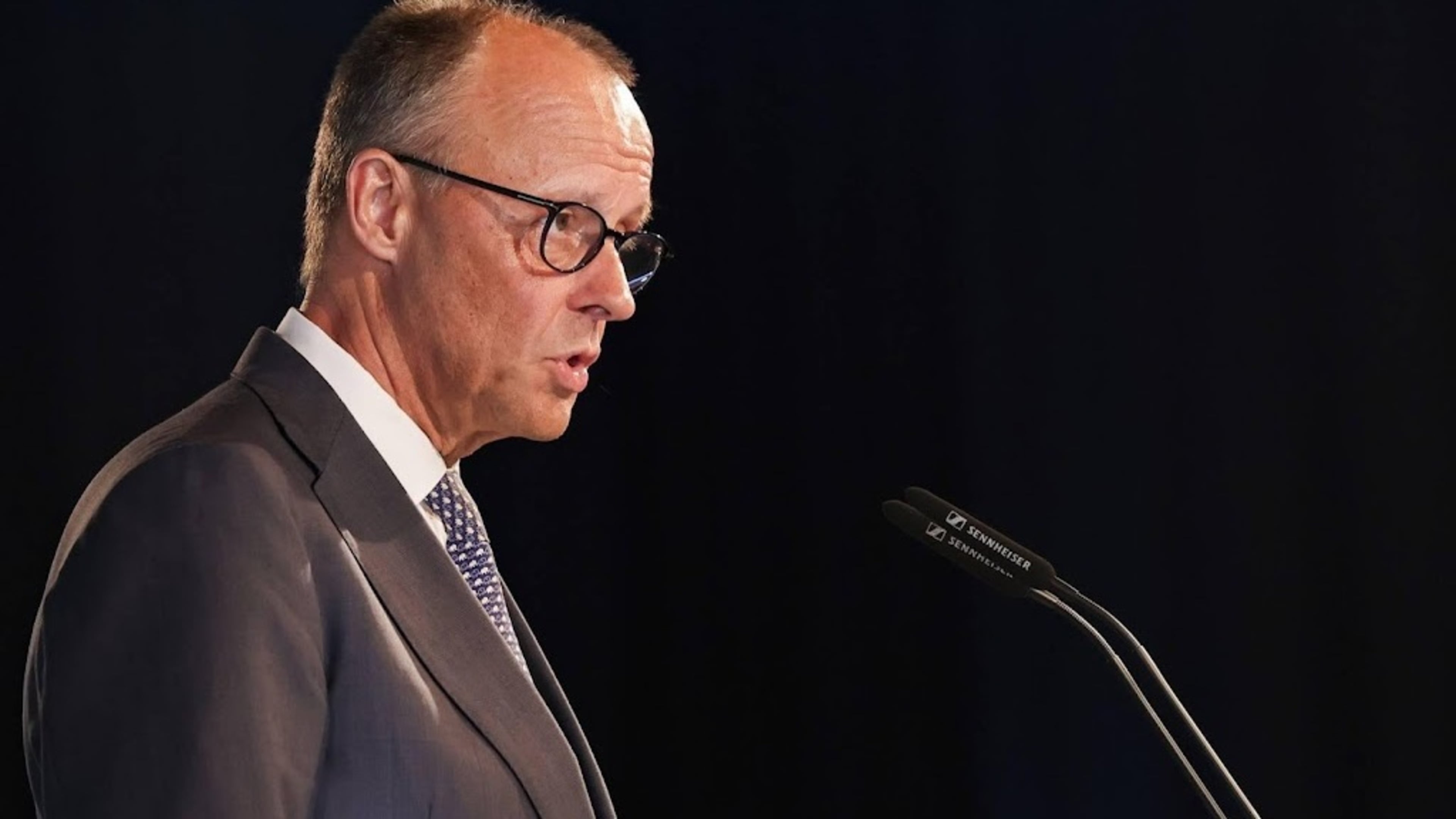Merz seeks to build better ties with Trump alongside European leaders