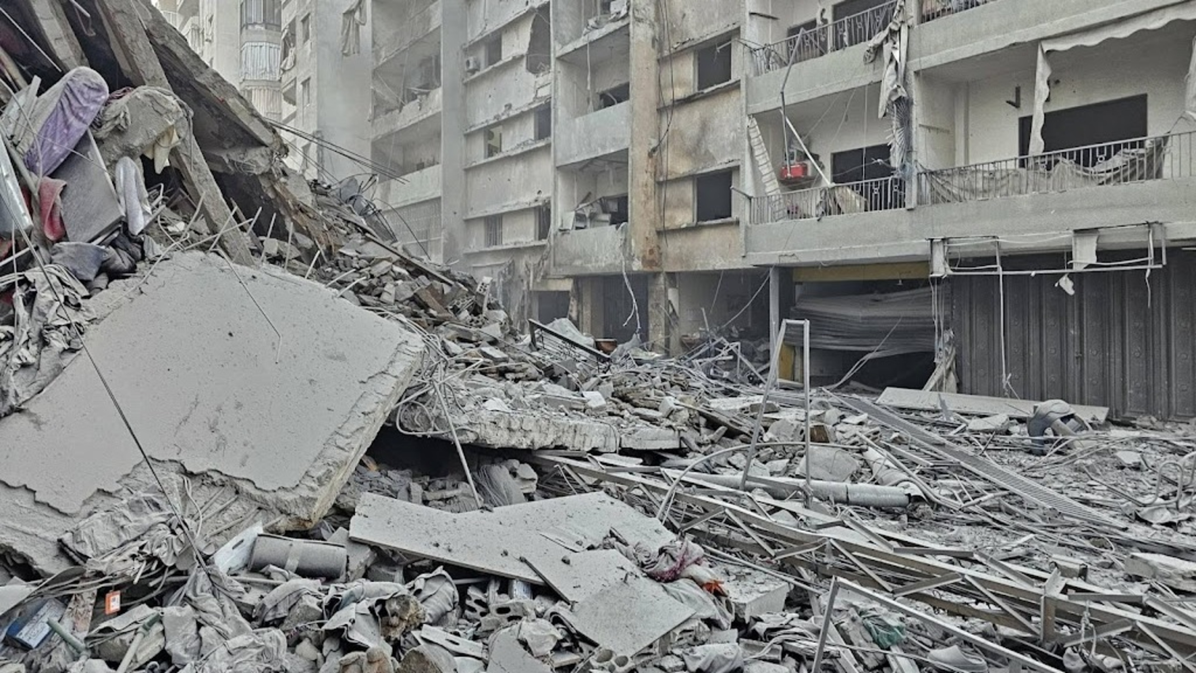 Aid organization: More than 300,000 people displaced in Lebanon