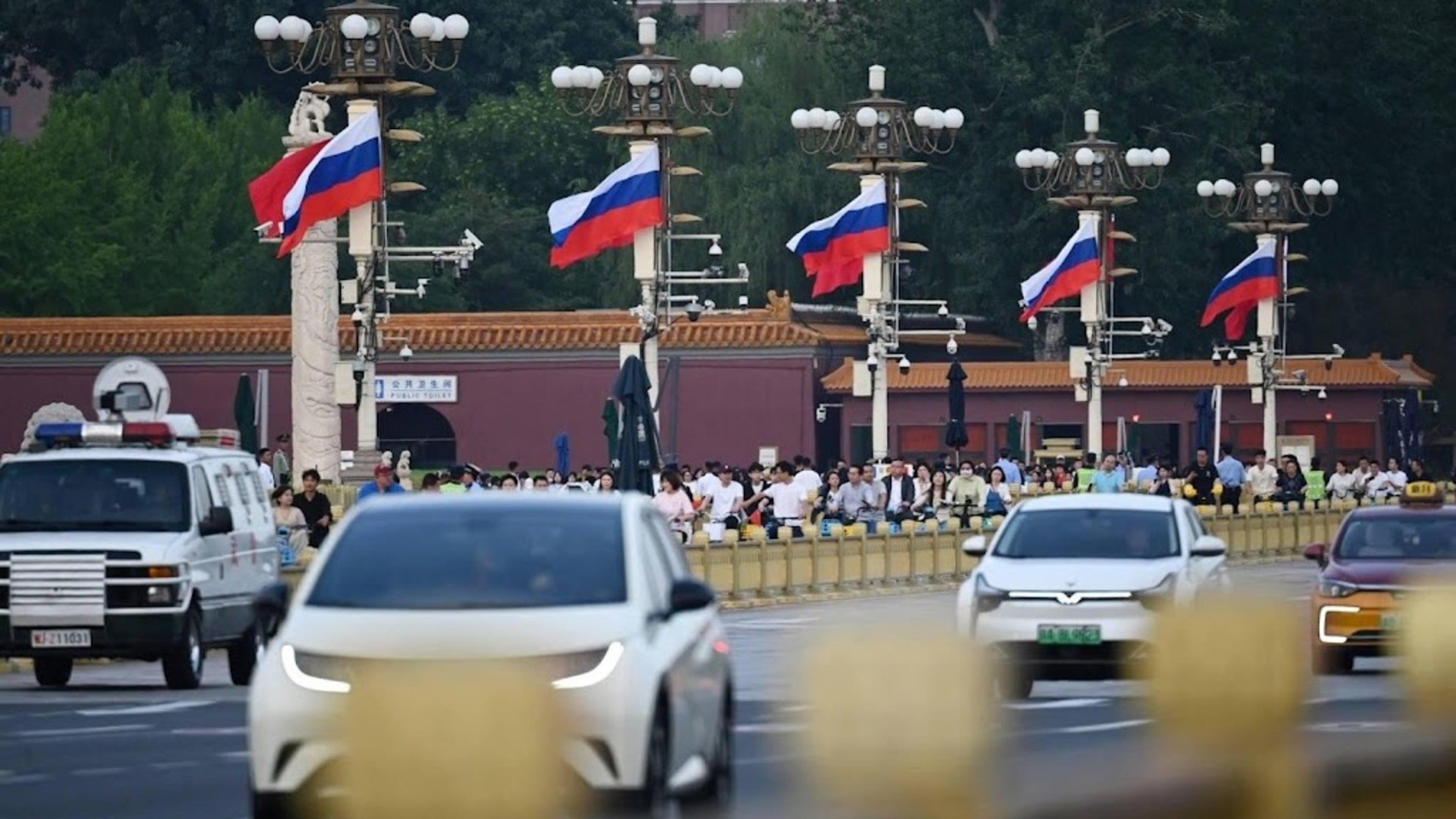 Putin arrives in China with ceremonial welcome