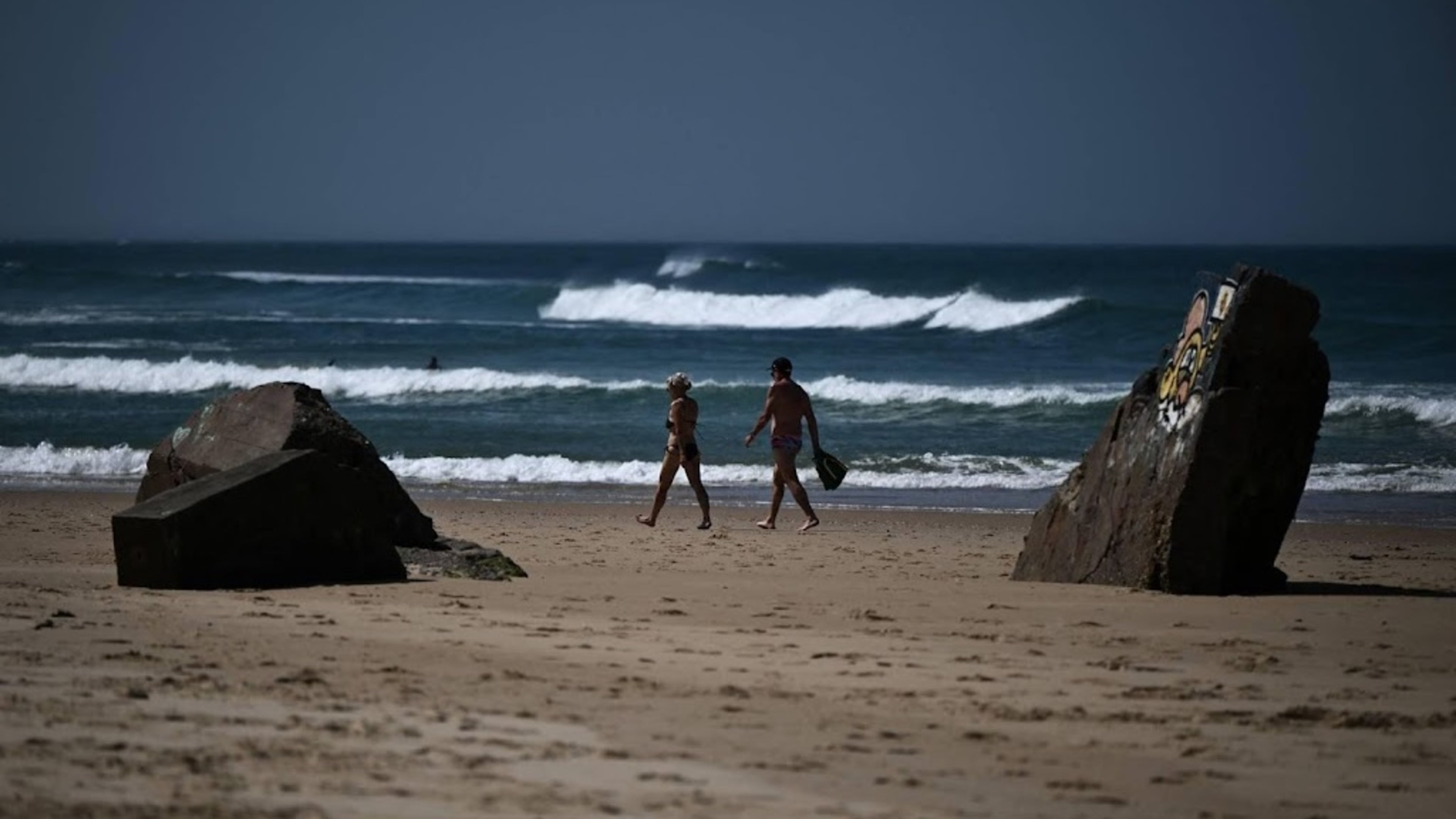 Two swimmers drown off French coast due to strong currents
