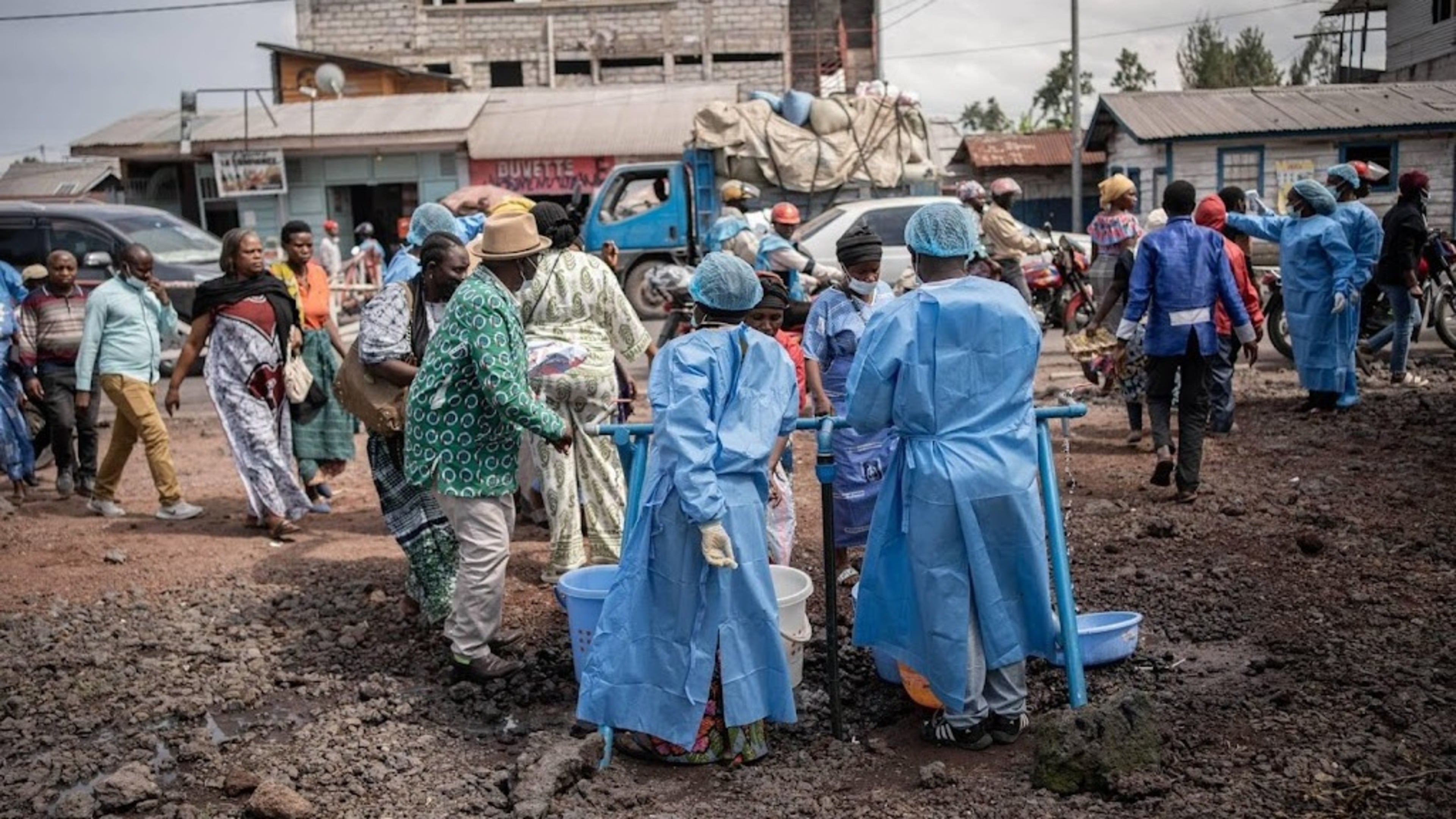 Uganda closes border with Congo due to Ebola outbreak