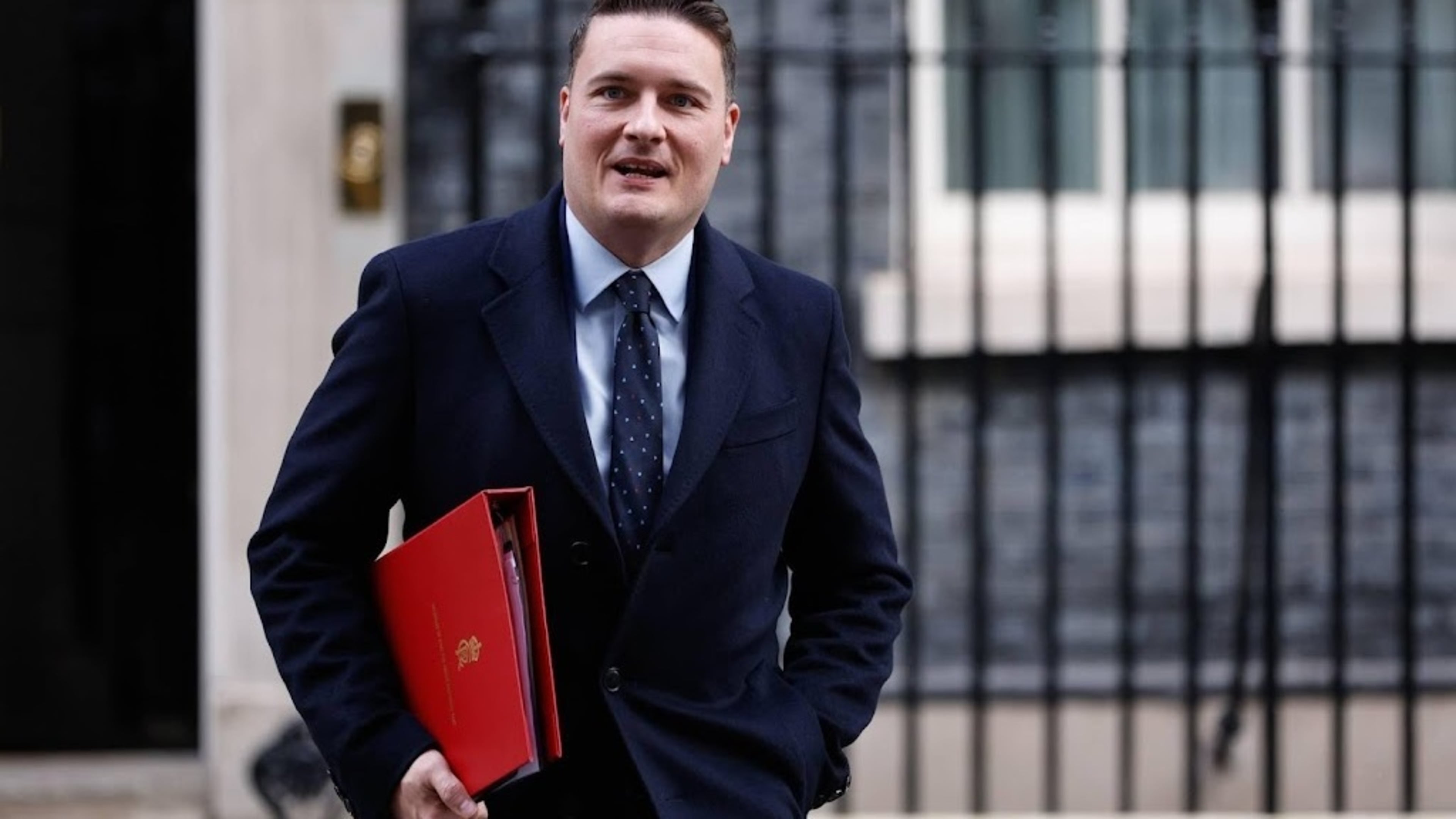 UK faces ‘unprecedented’ meningitis outbreak