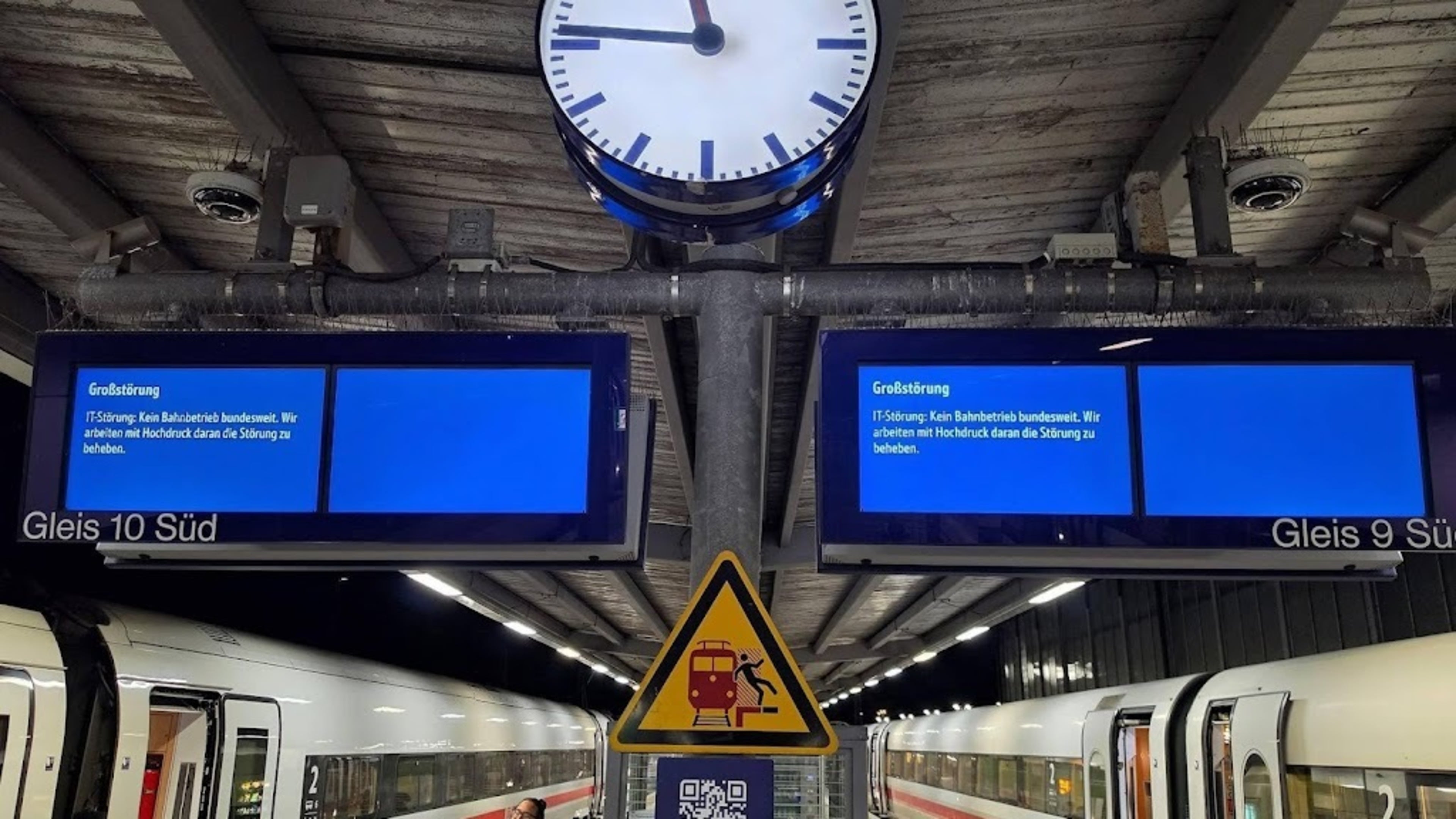 Train traffic in Germany resumes after communication failure