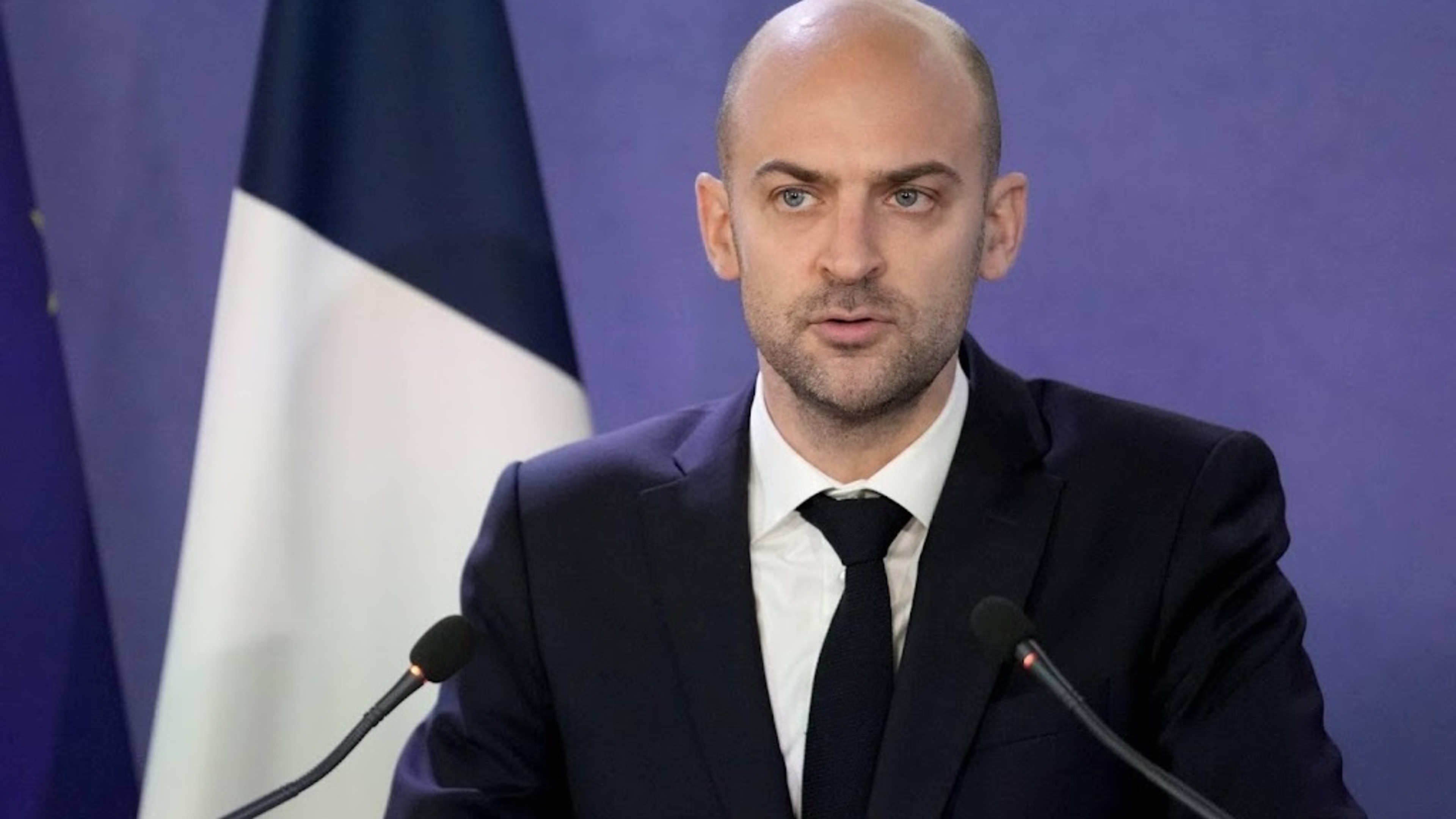 Paris: French-Emirati naval base hit in air strike