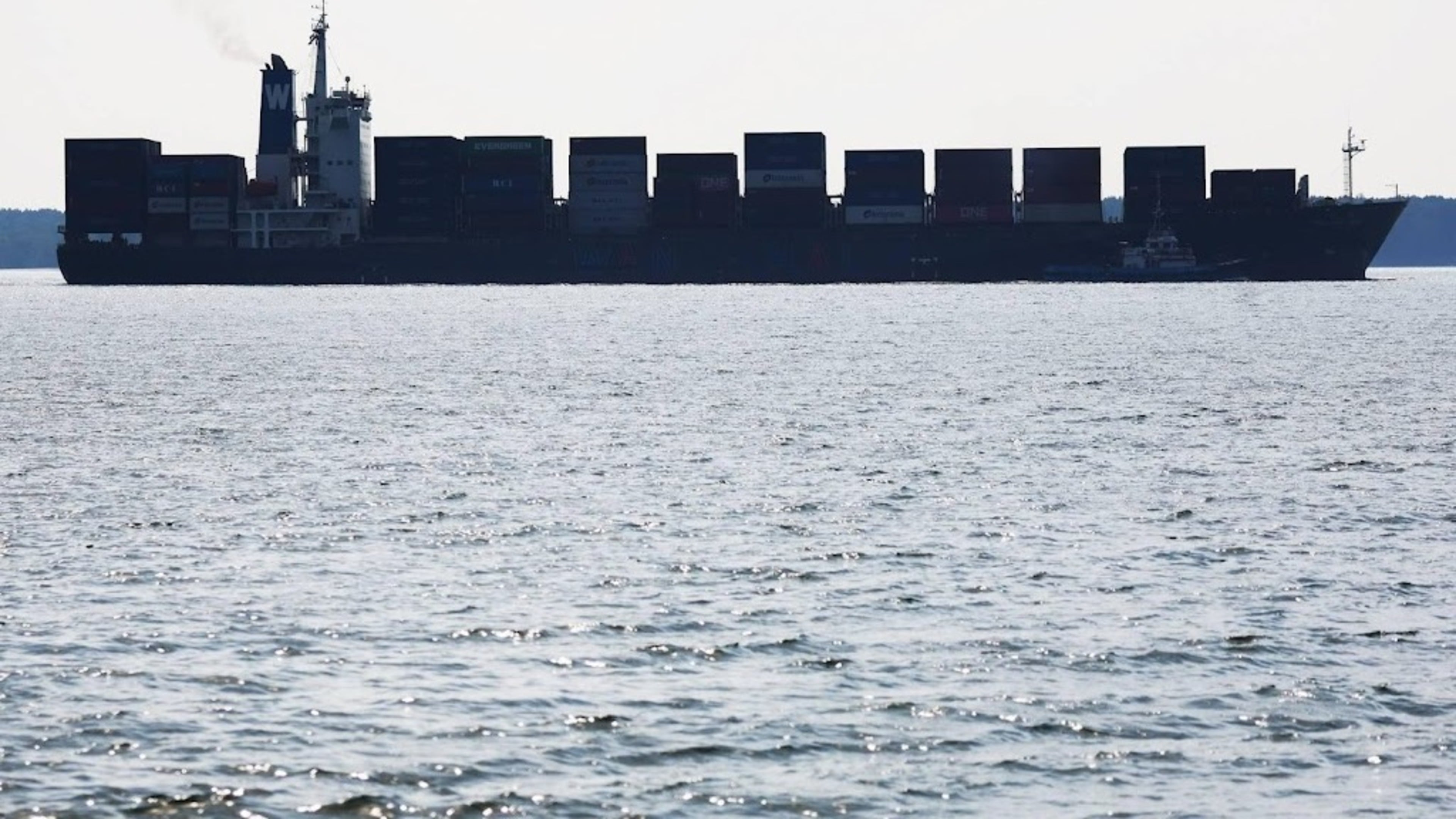 Iran receives first revenue from Strait of Hormuz toll