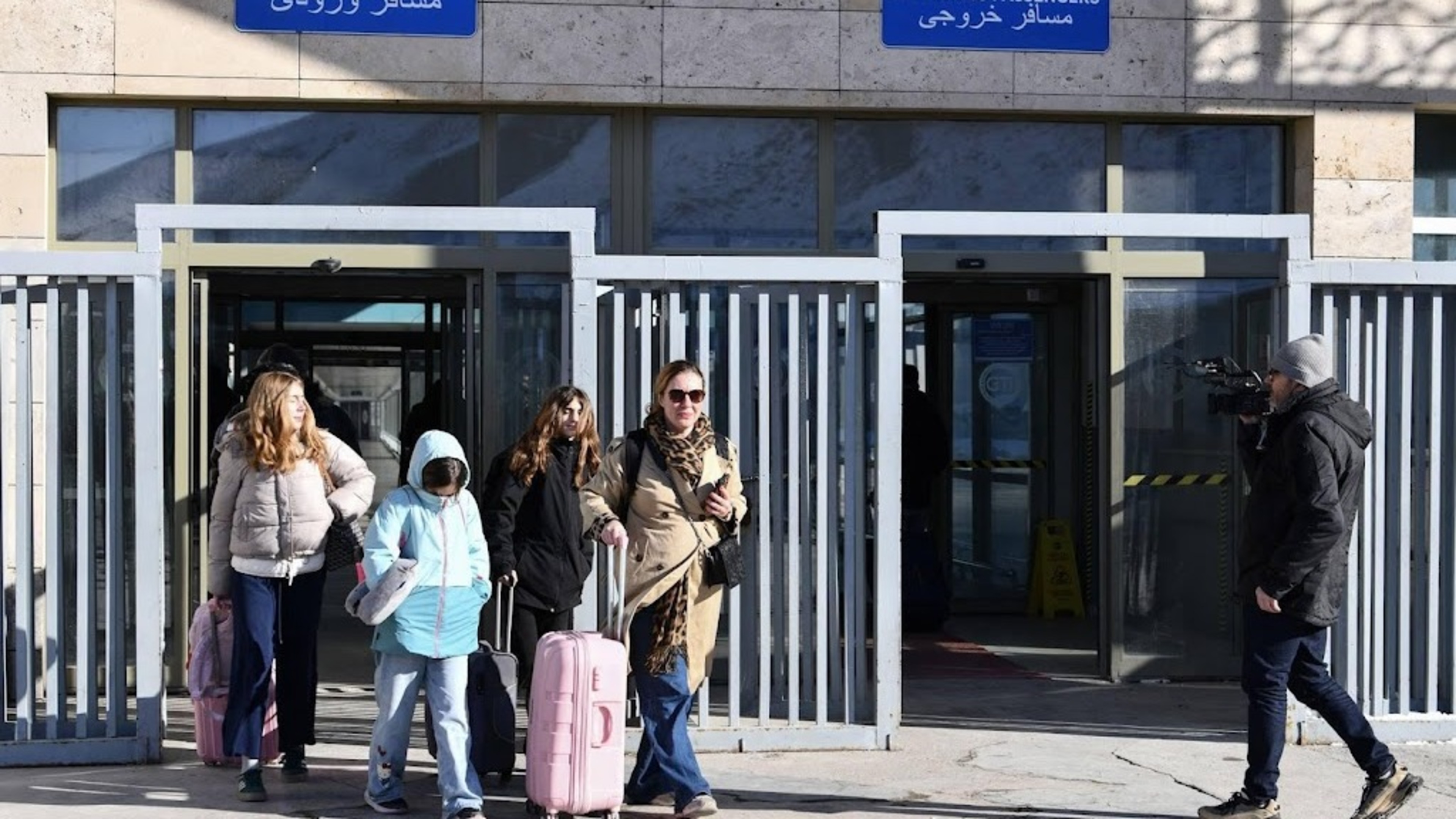 Turkey and Iran close border to day trippers