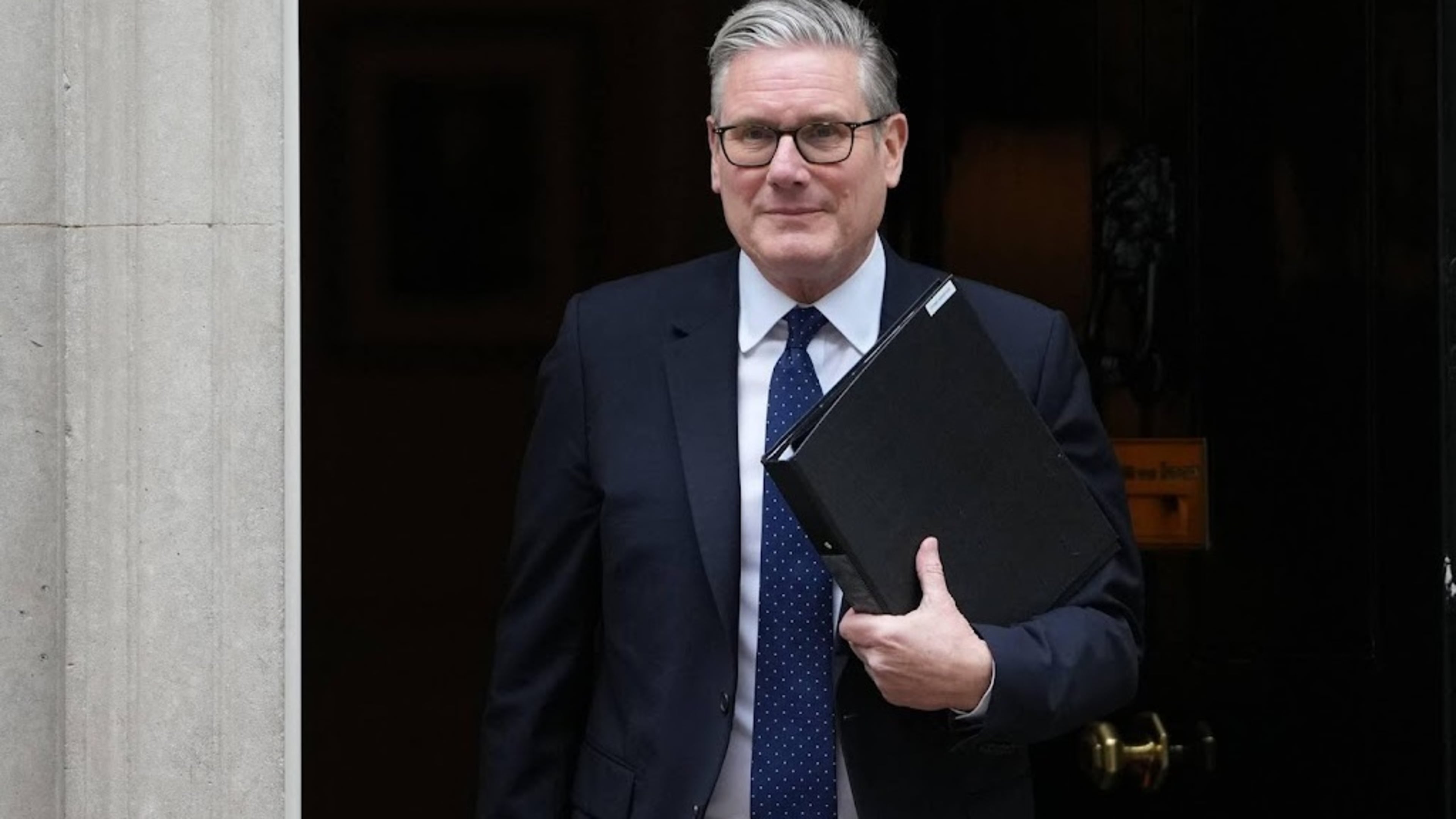 Senior official: PM's office pressured Mandelson vetting