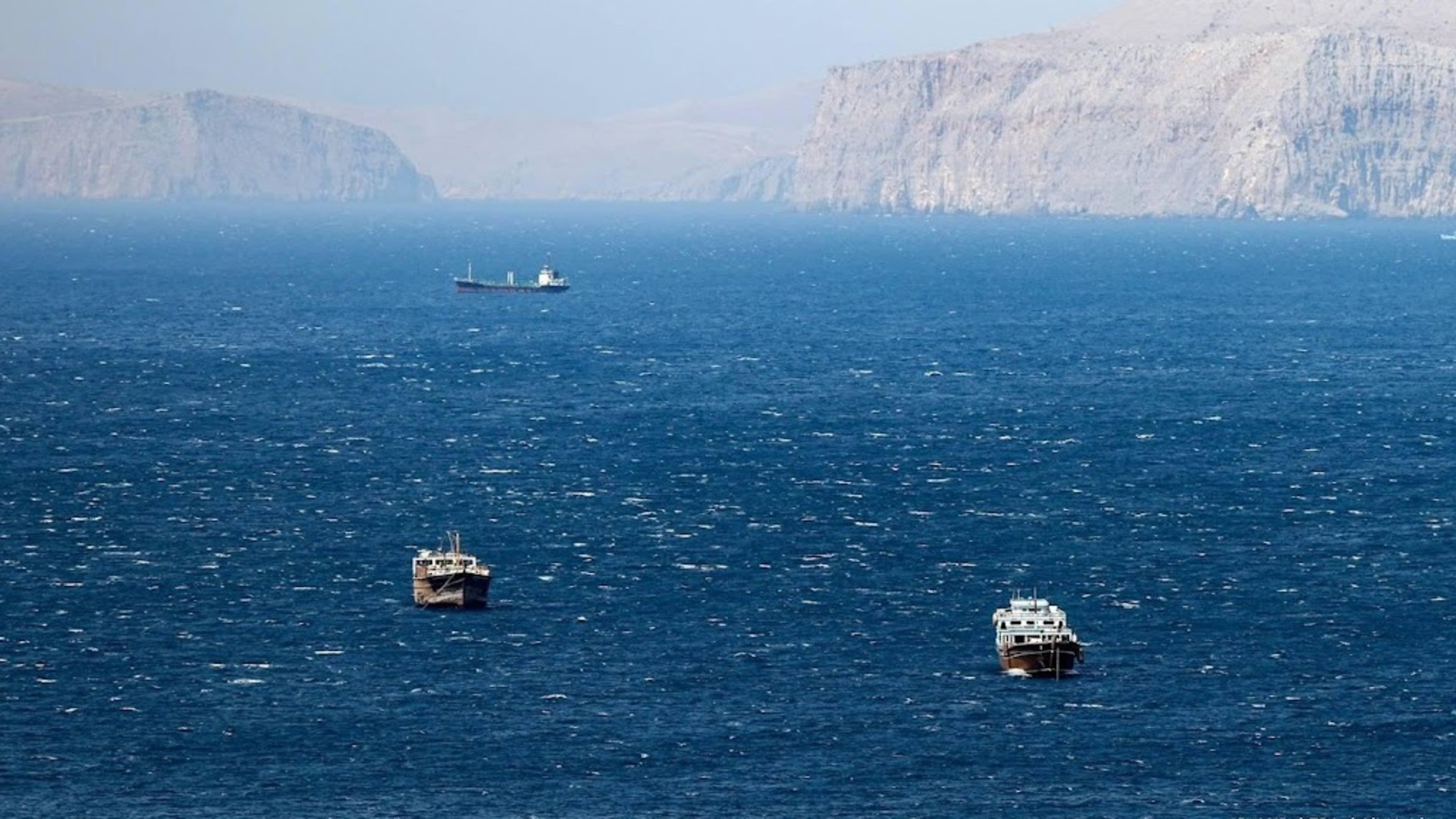 Axios: US blockade has cost Iran nearly $5 billion
