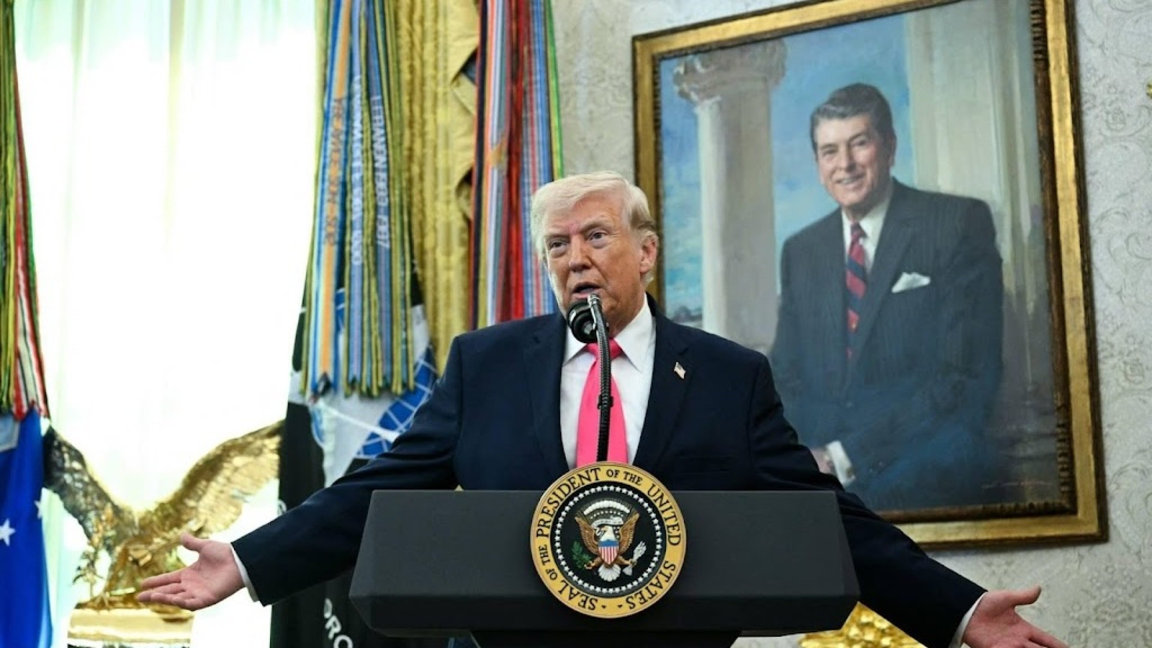 Trump reports mysterious Iranian ’gift’ near Strait of Hormuz