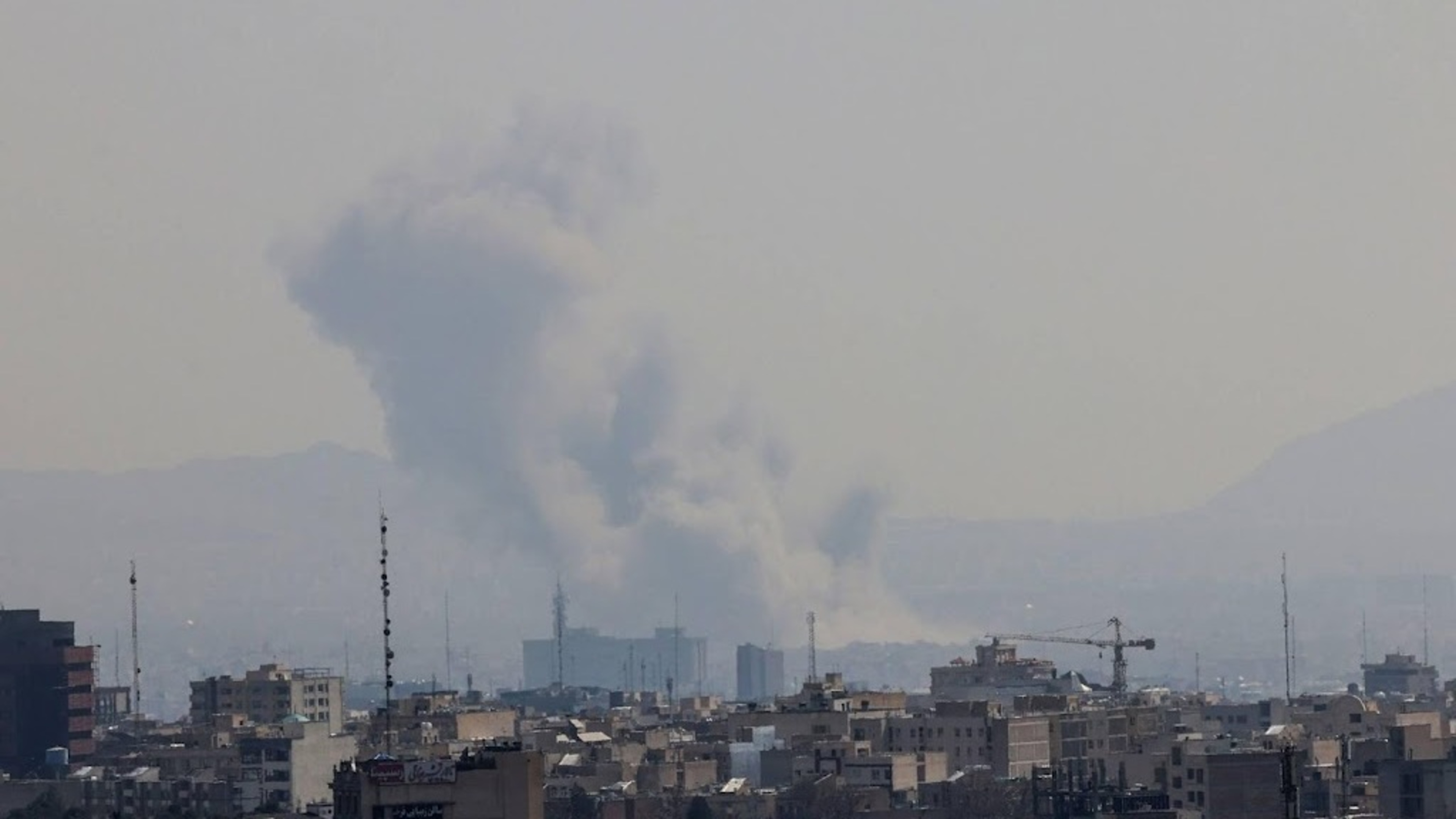 Israeli military: large-scale attacks on Tehran